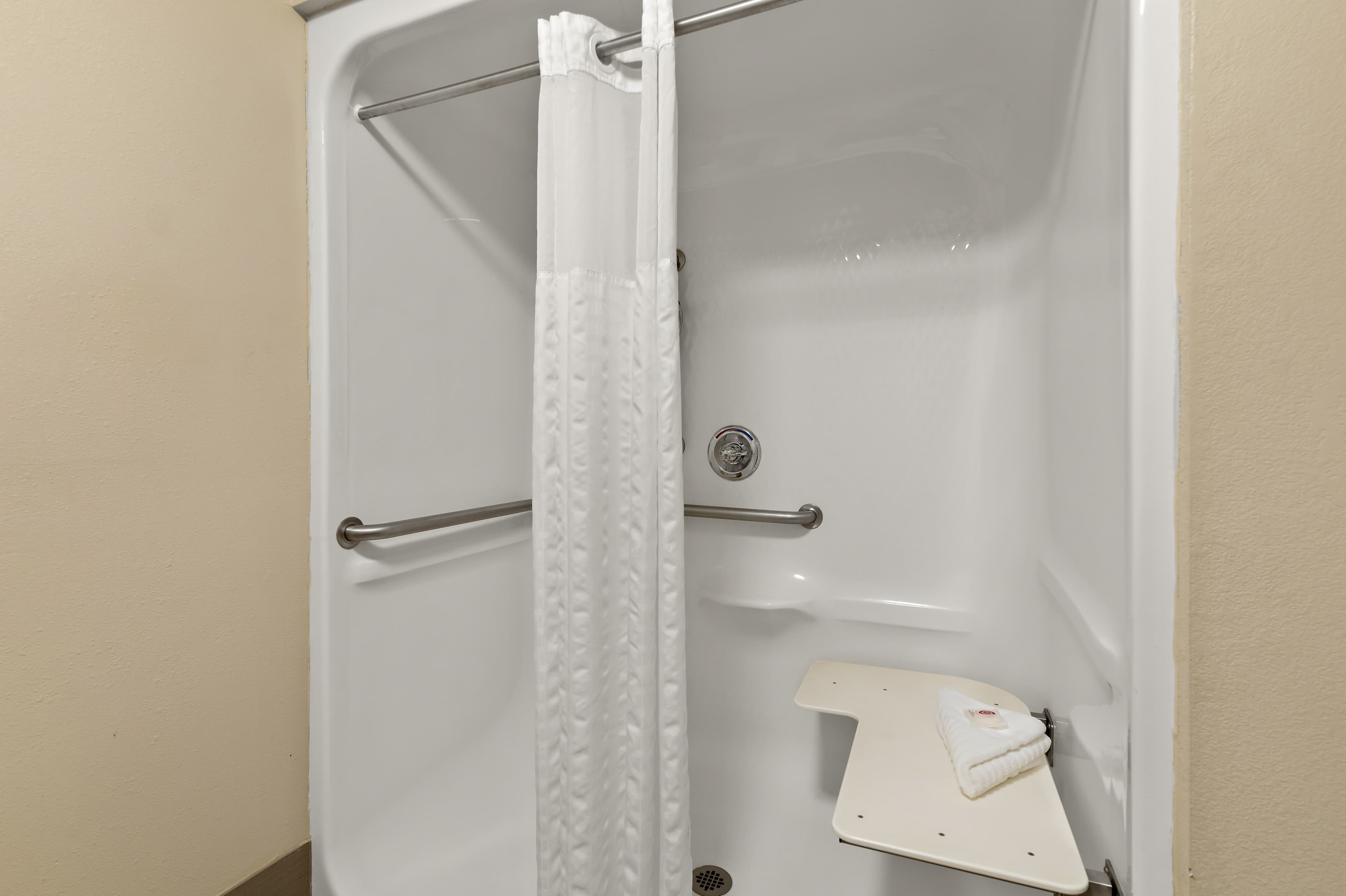 Comfort Suites Nashville near Percy Priest Lake — 6