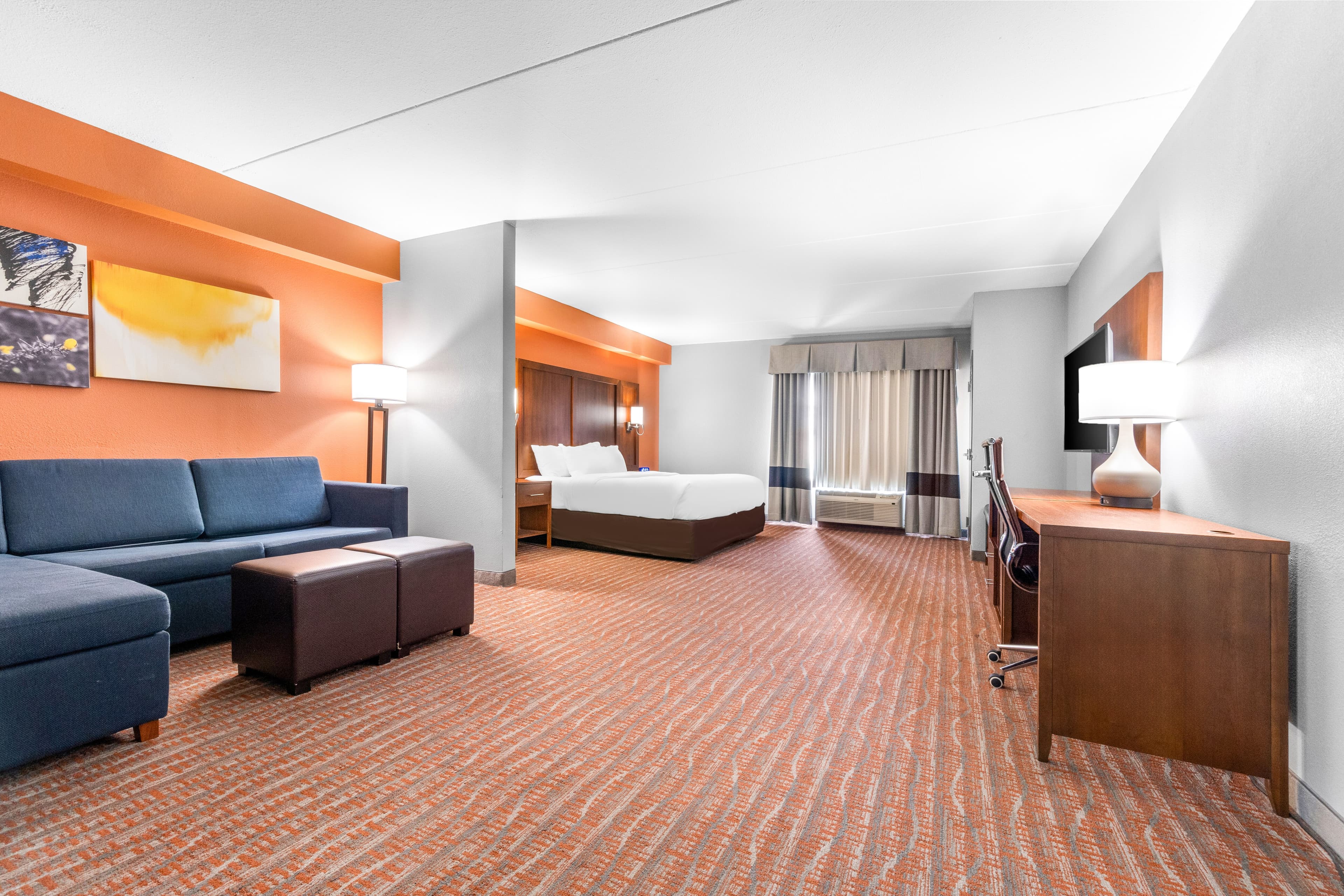 Comfort Suites Jackson I-40 - Image 2