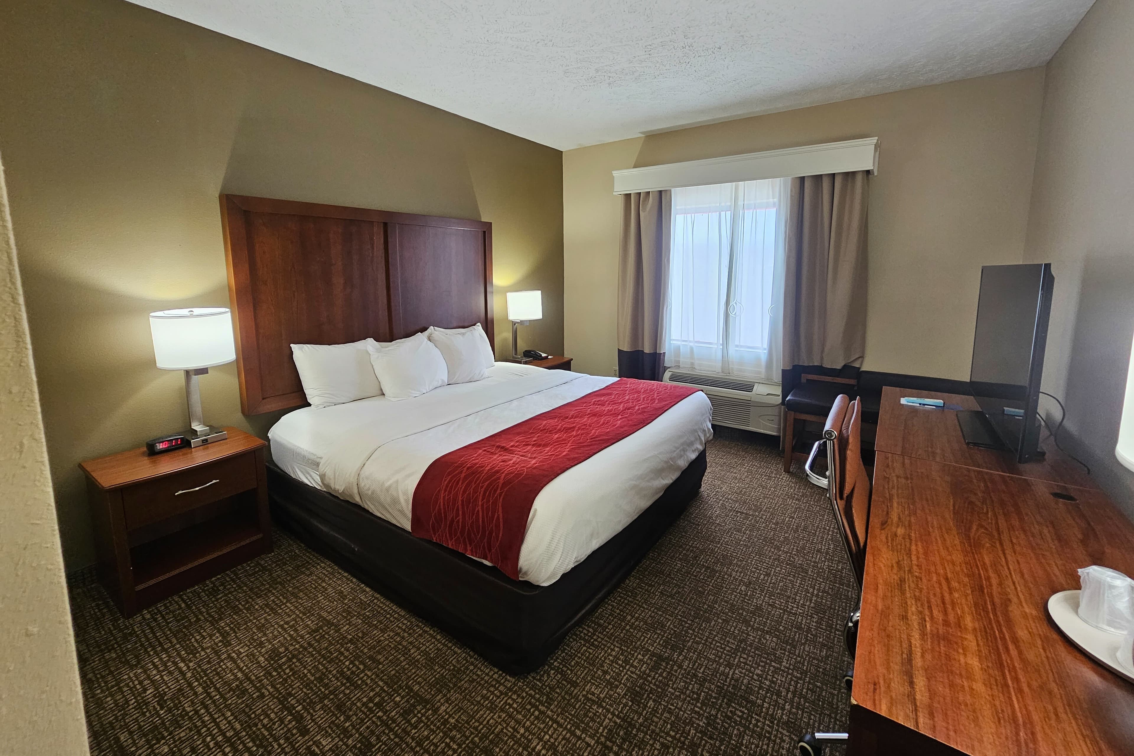 Comfort Inn Jackson I-40 - Image 4