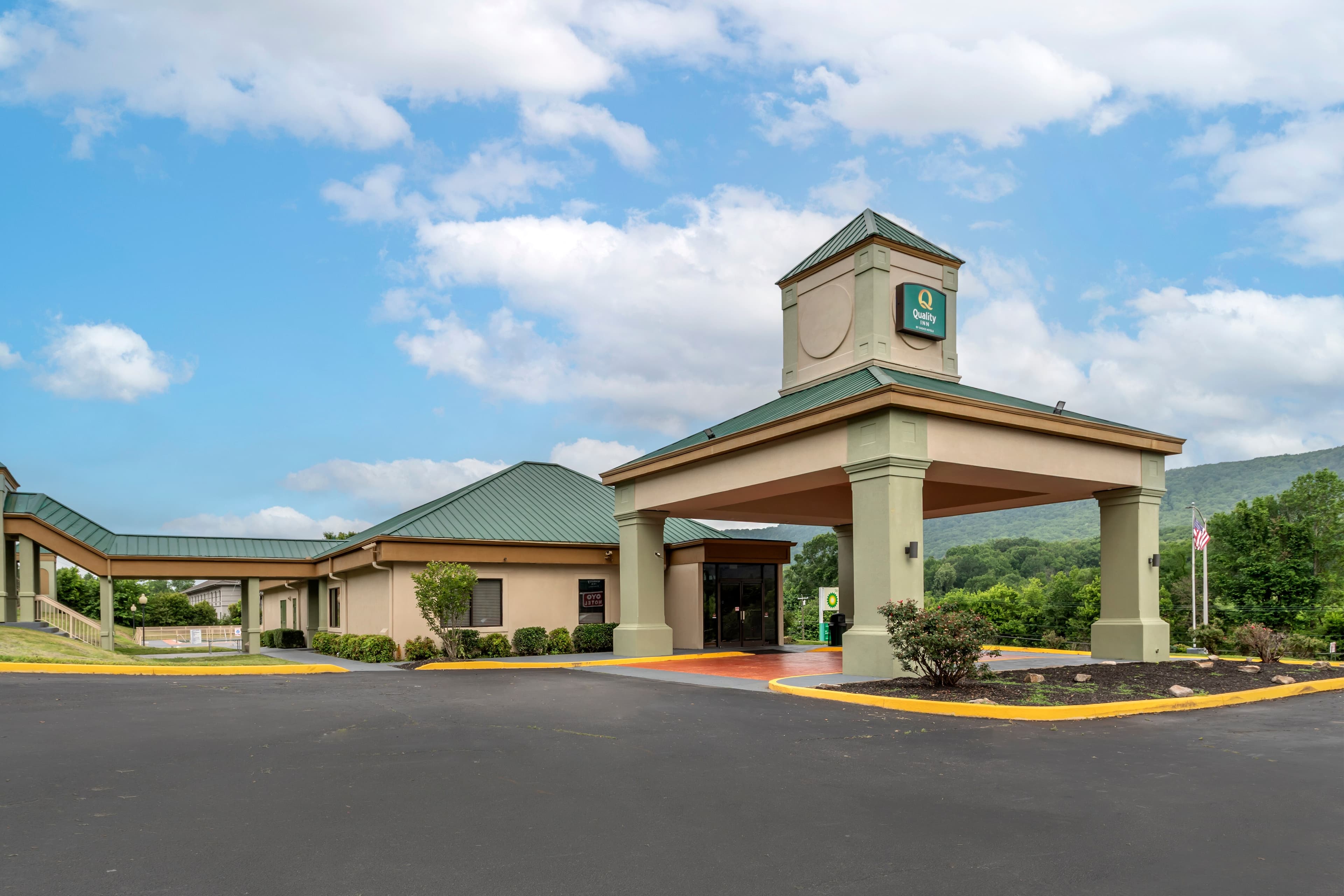 Quality Inn Harriman - Image 1