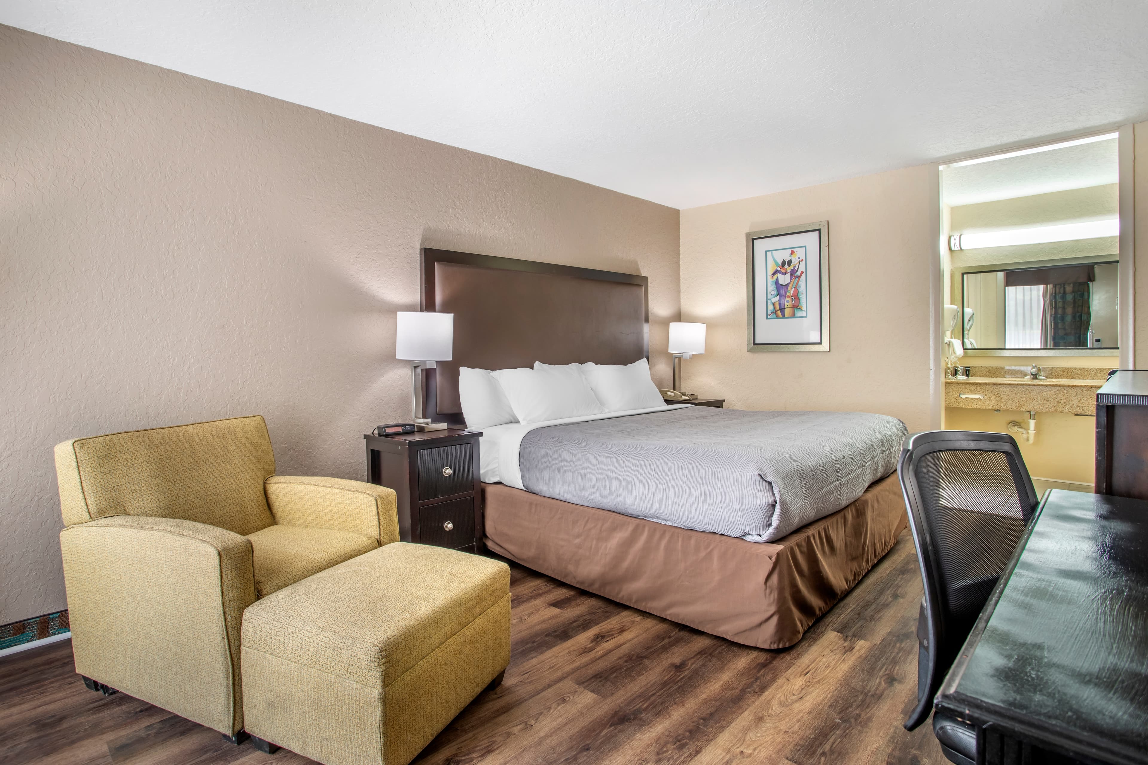 Quality Inn Harriman - Image 2