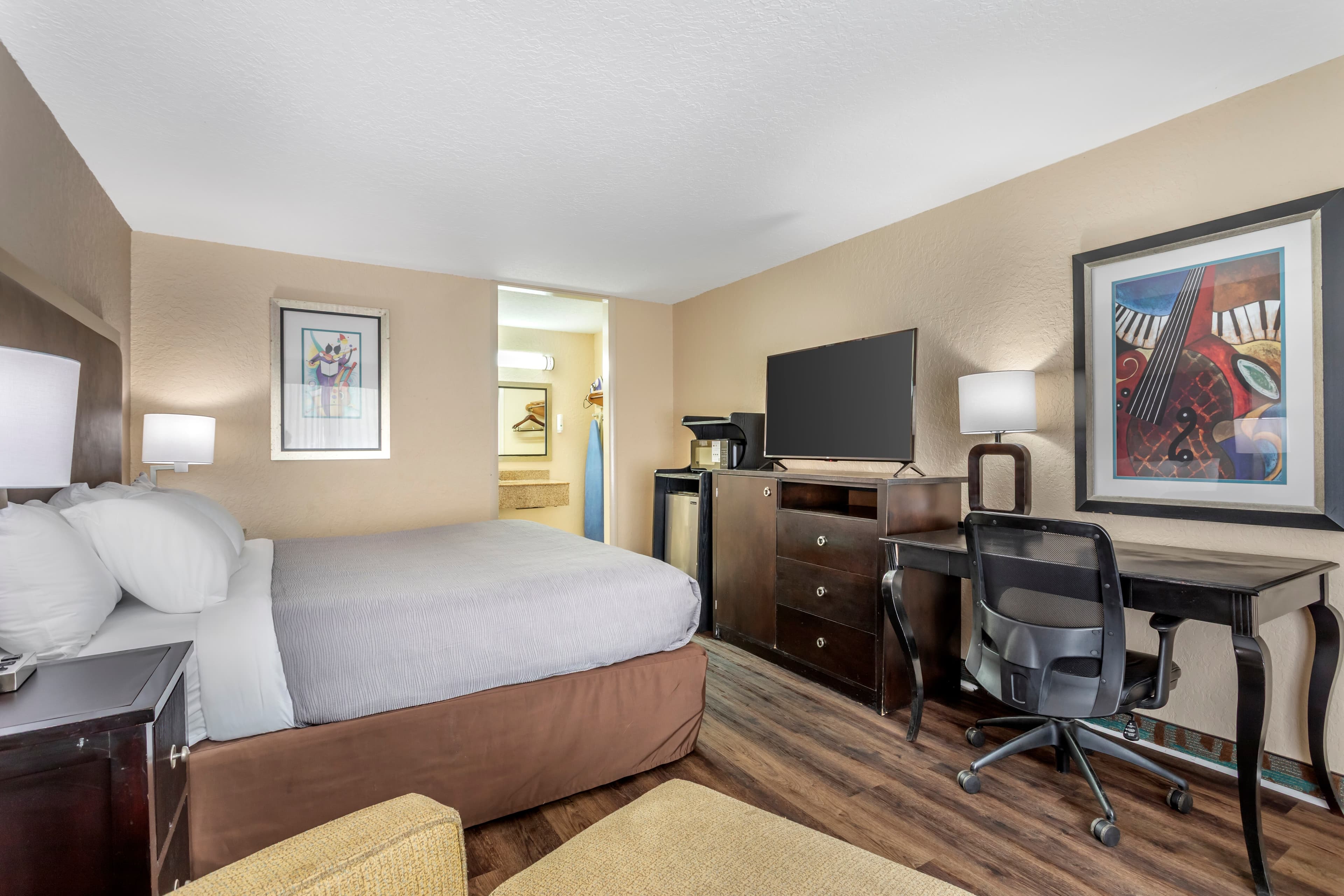 Quality Inn Harriman - Image 3