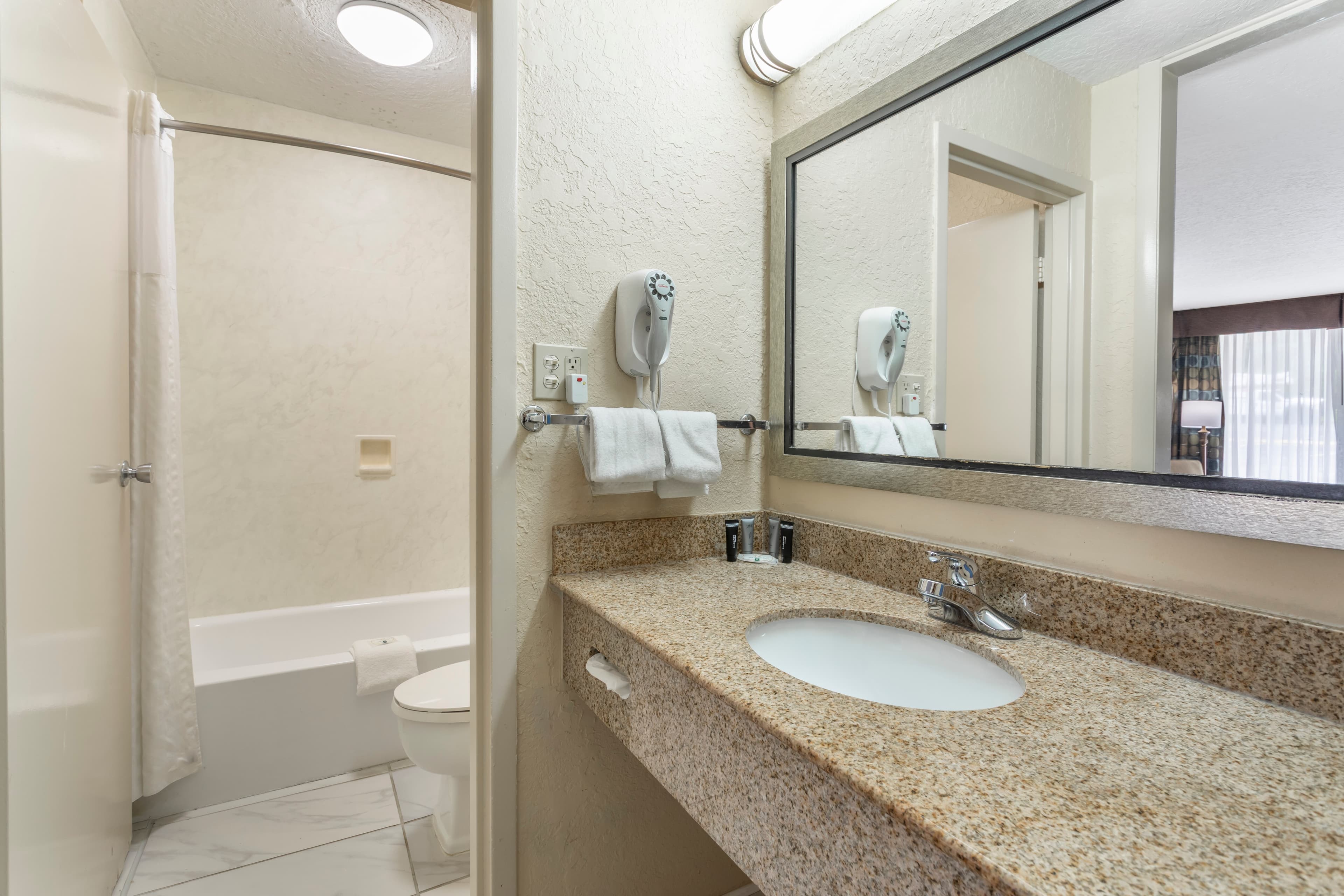 Quality Inn Harriman - Image 5