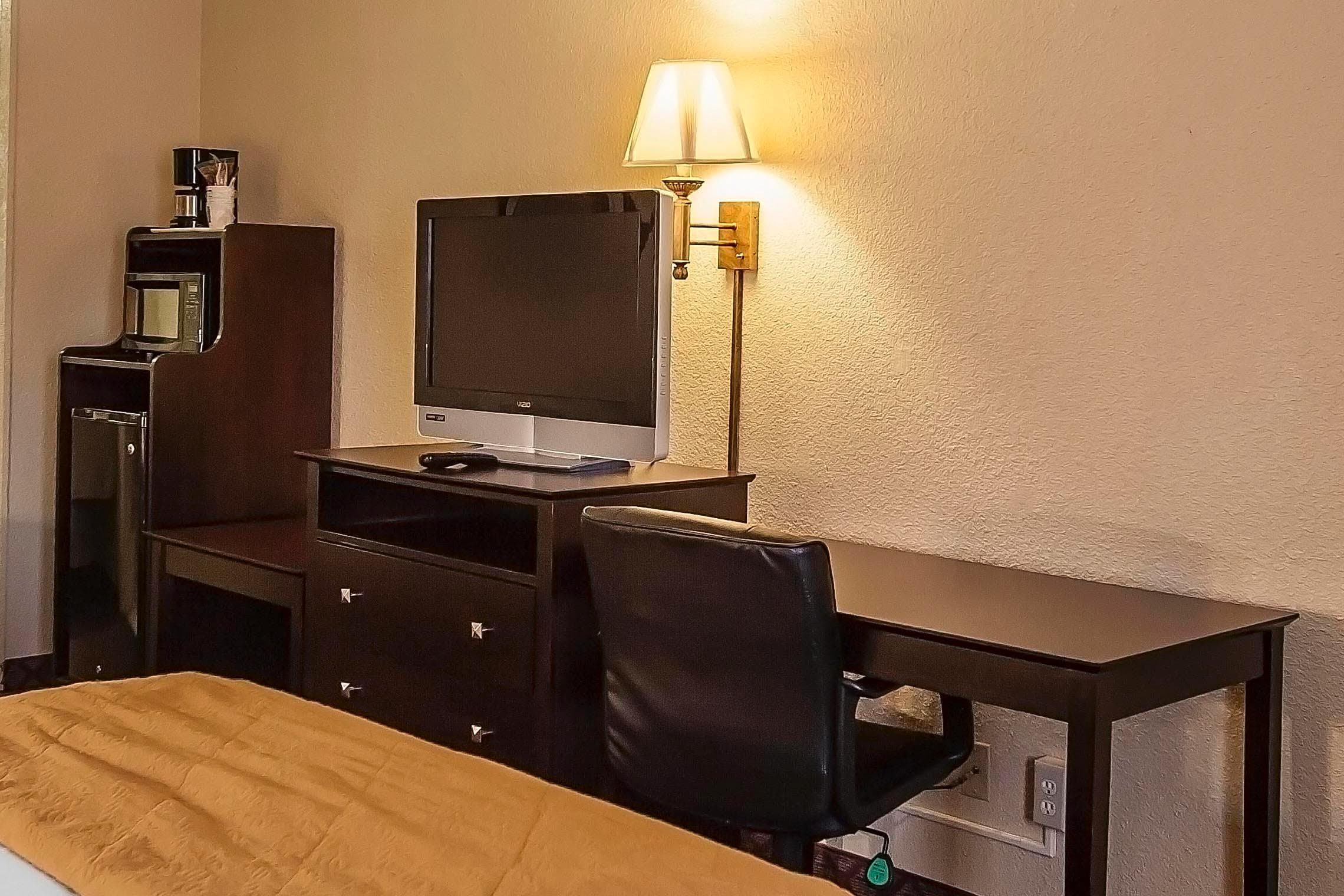Quality Inn & Suites Covington — 8