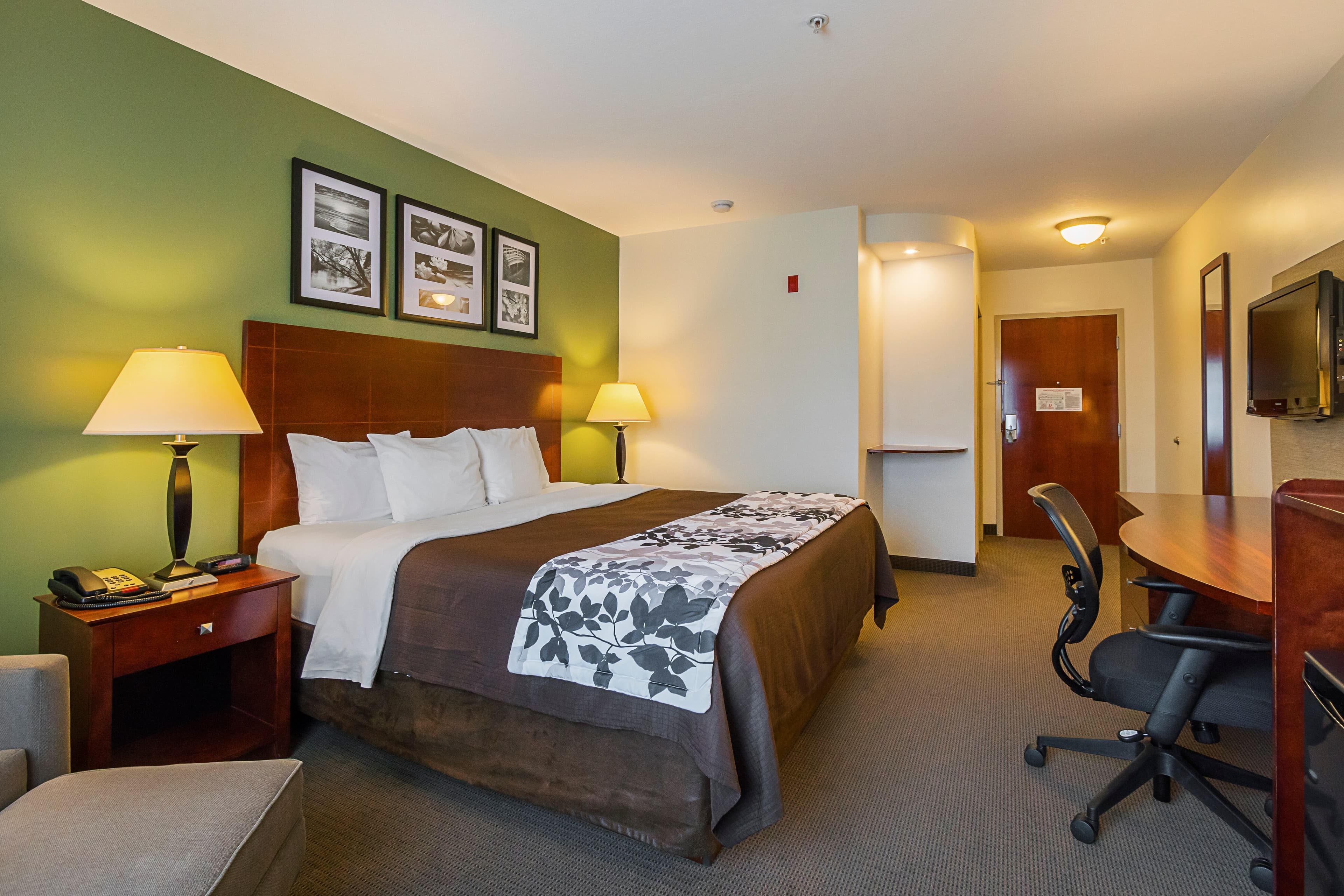 Sleep Inn & Suites Manchester near Arnold AFB - Image 4