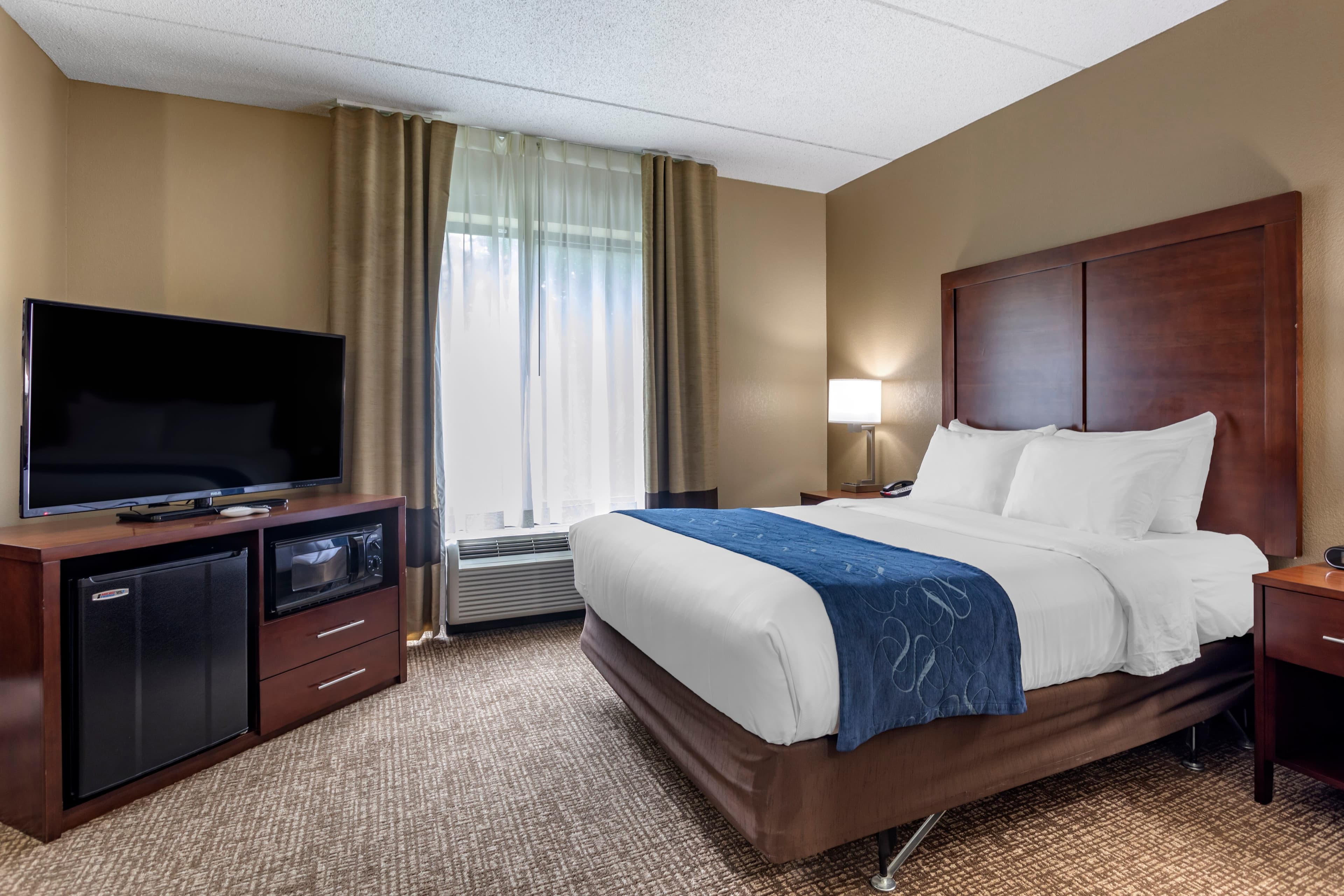 Comfort Suites Manchester near Arnold AFB — 6
