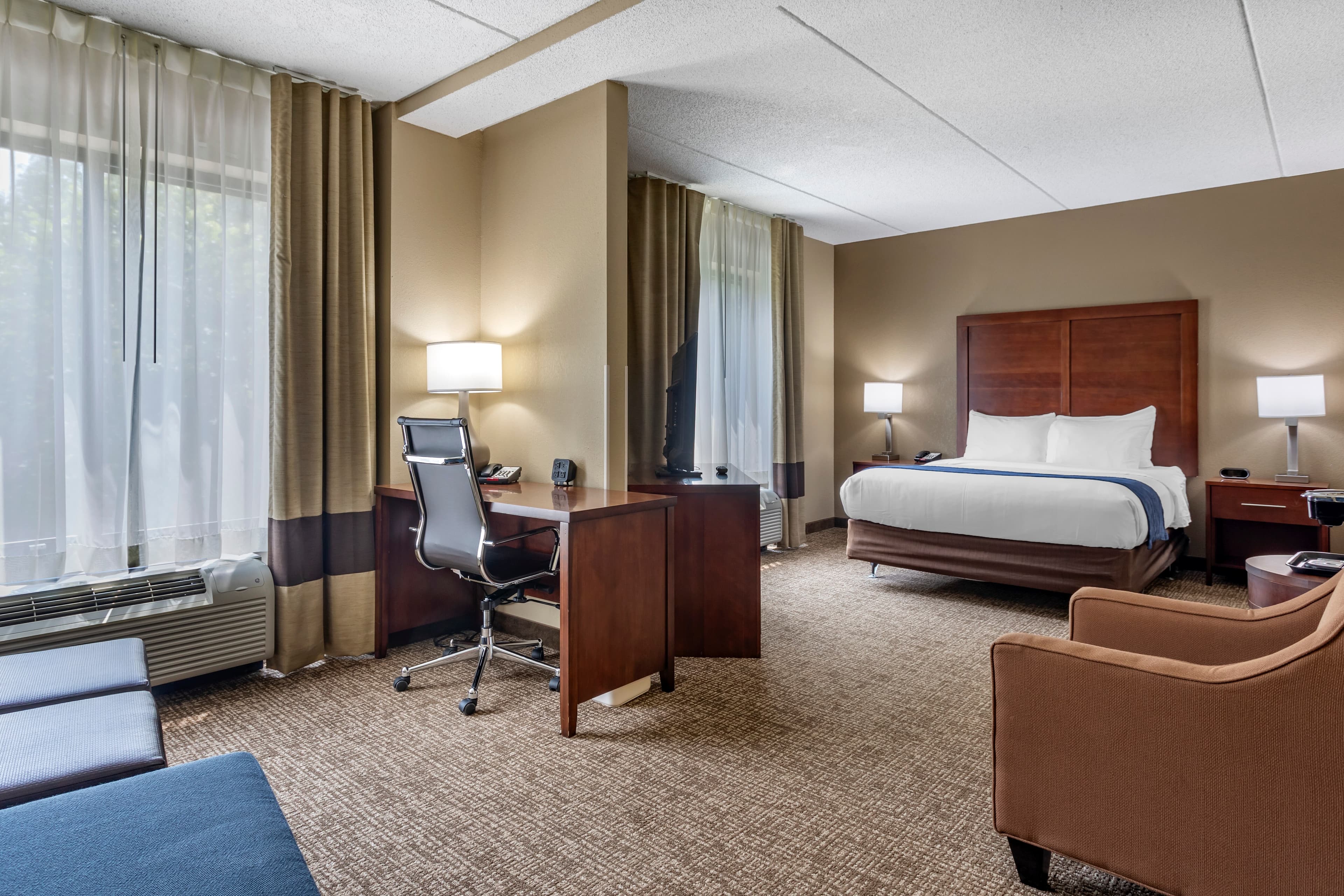 Comfort Suites Manchester near Arnold AFB — 7
