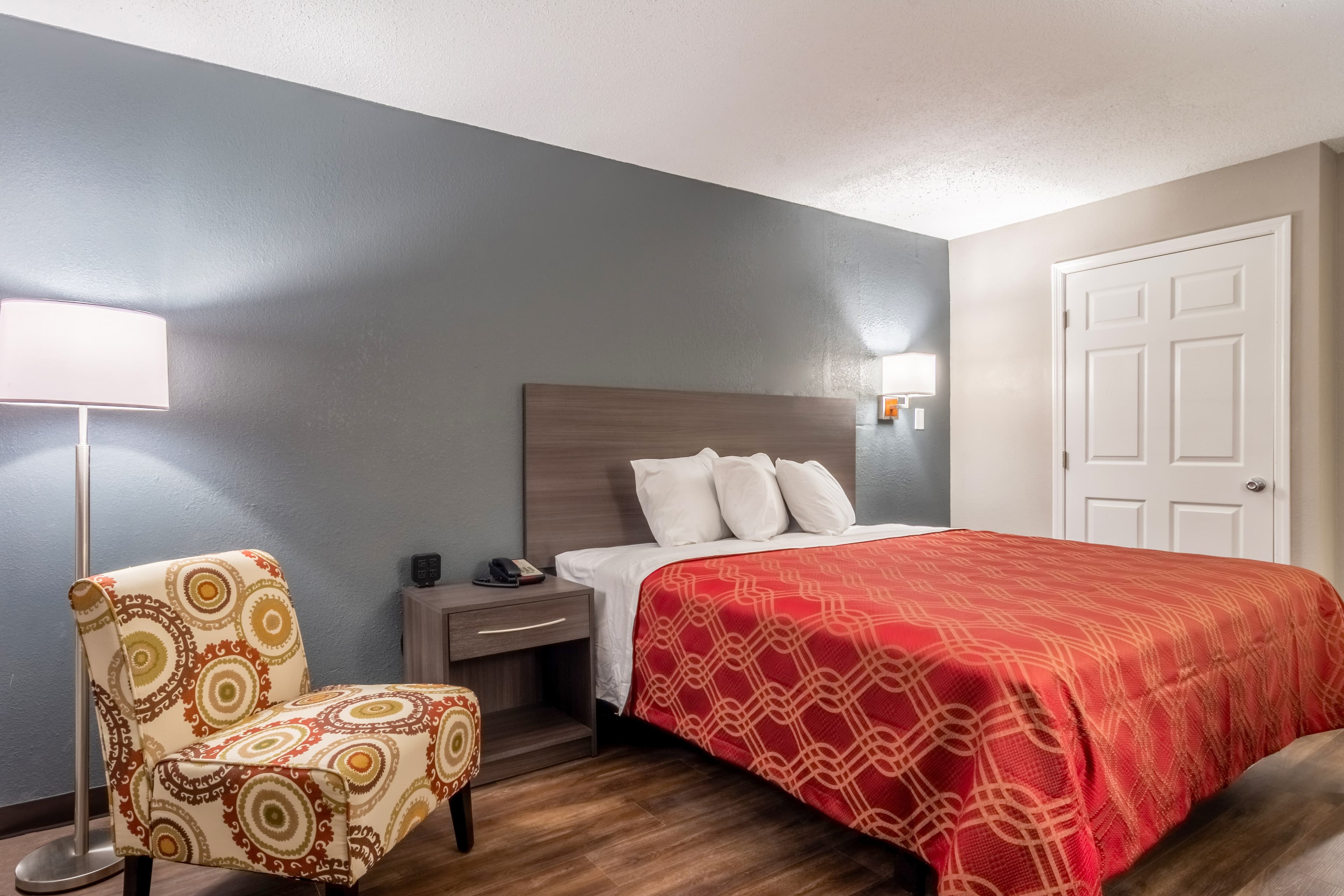 Econo Lodge East Ridge - Image 2