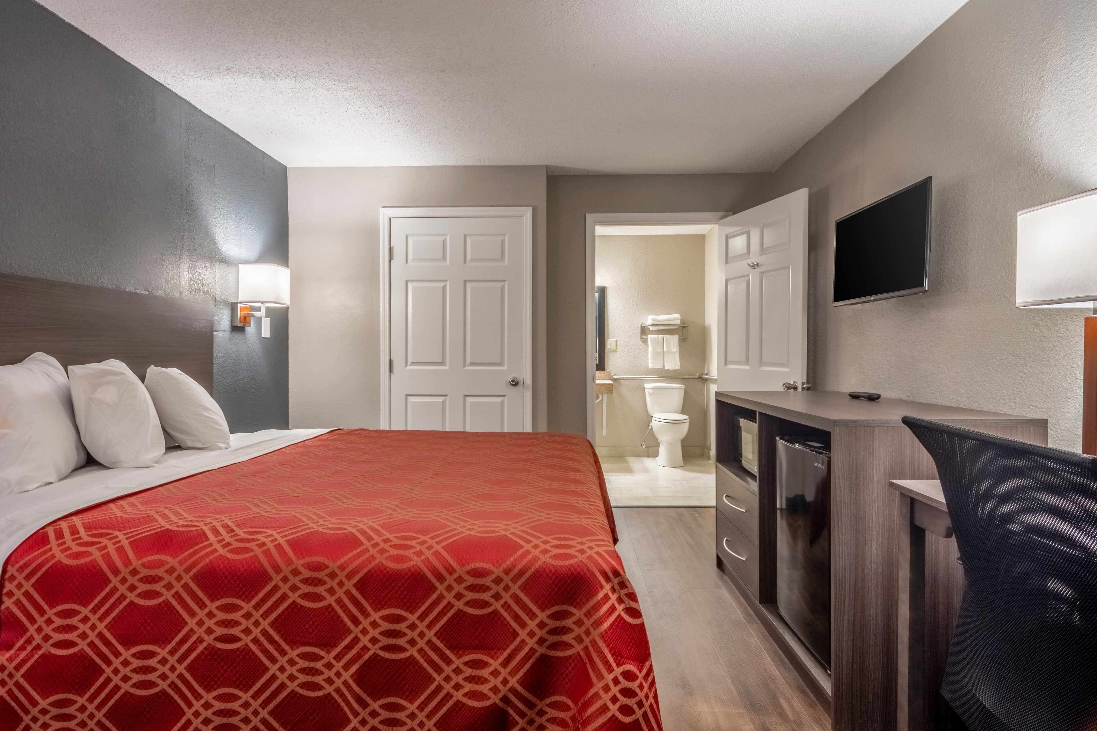Econo Lodge East Ridge - Image 3