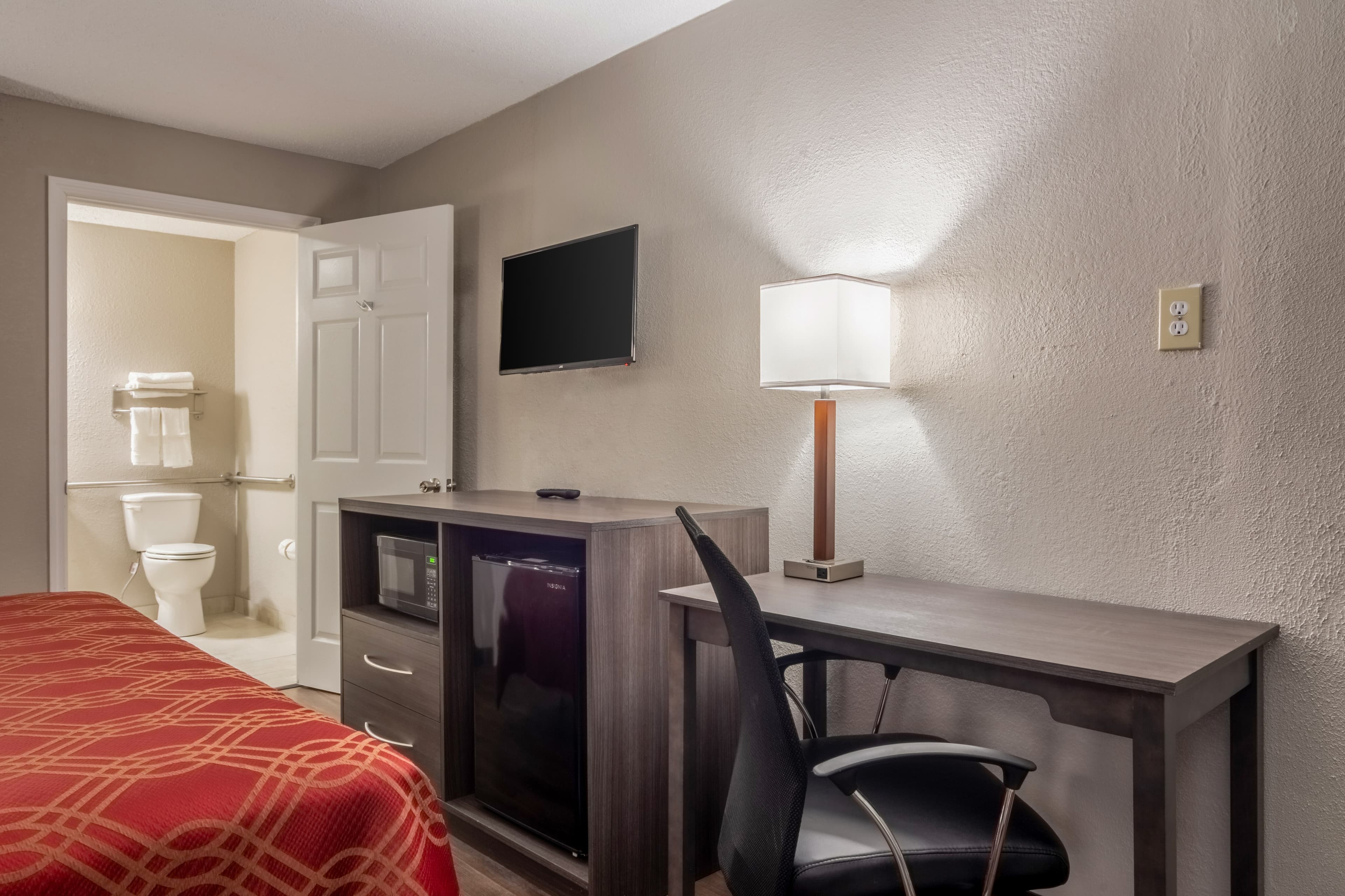 Econo Lodge East Ridge - Image 4