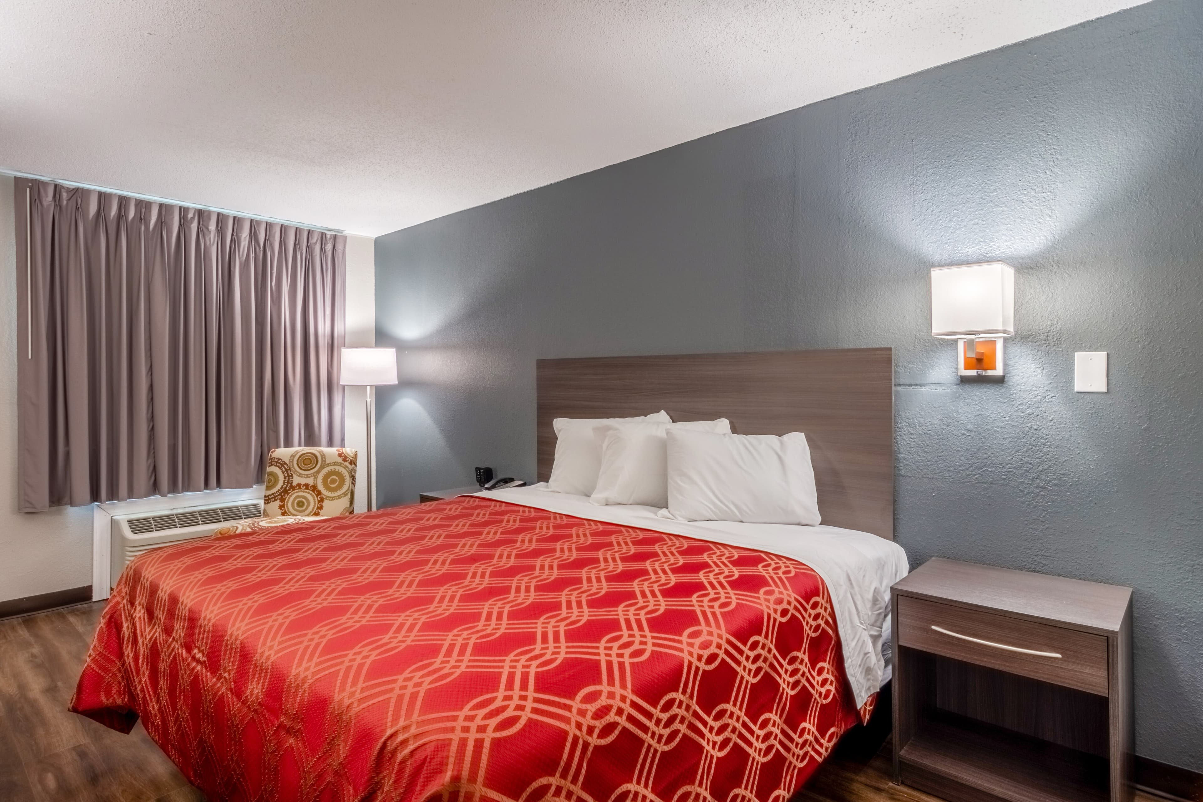 Econo Lodge East Ridge - Image 5