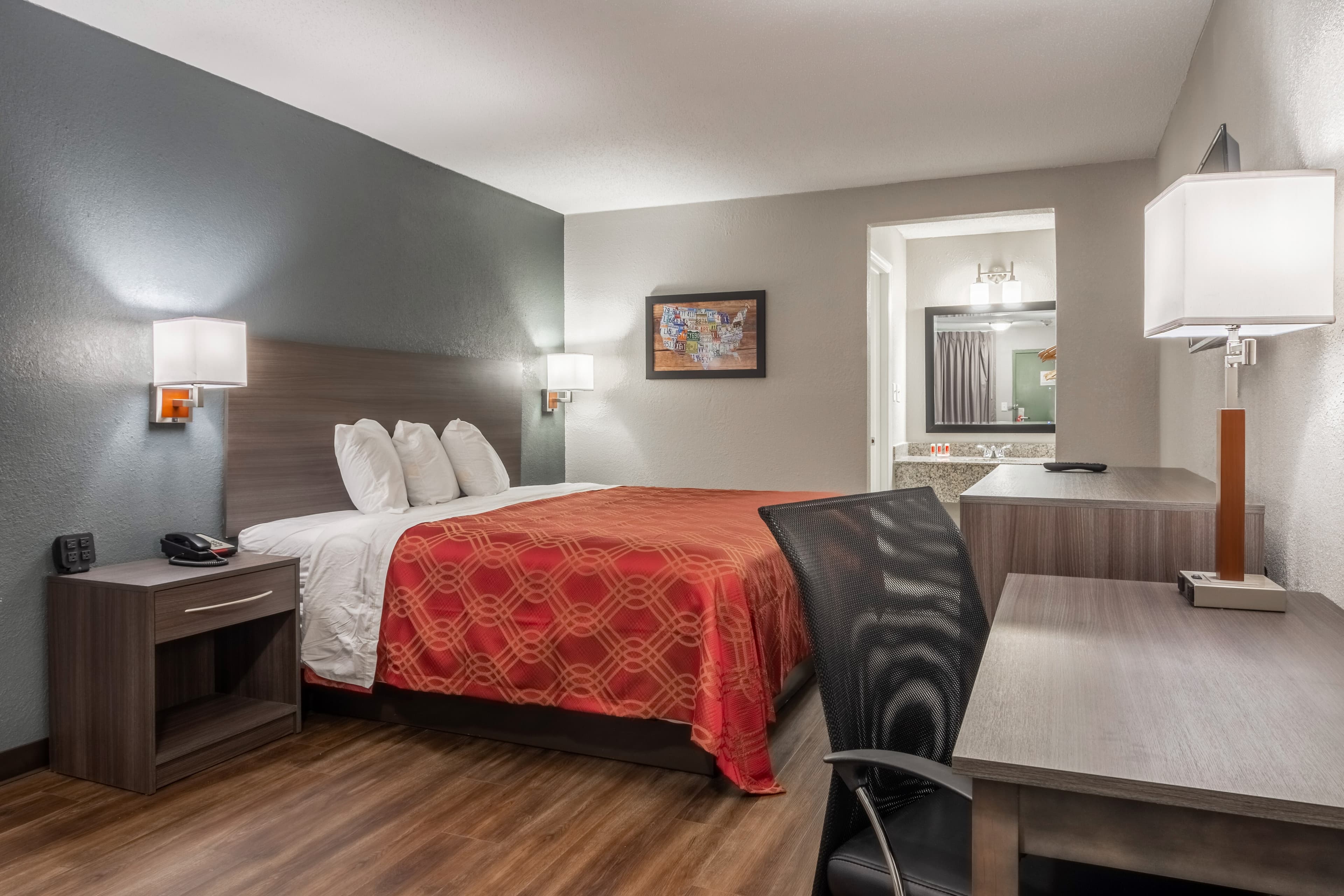 Econo Lodge East Ridge — 7