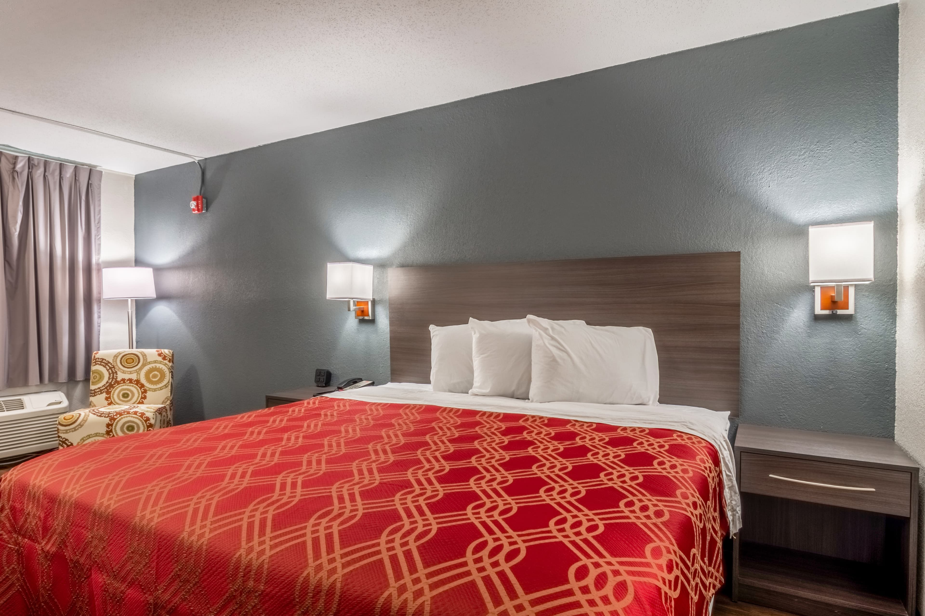 Econo Lodge East Ridge — 10