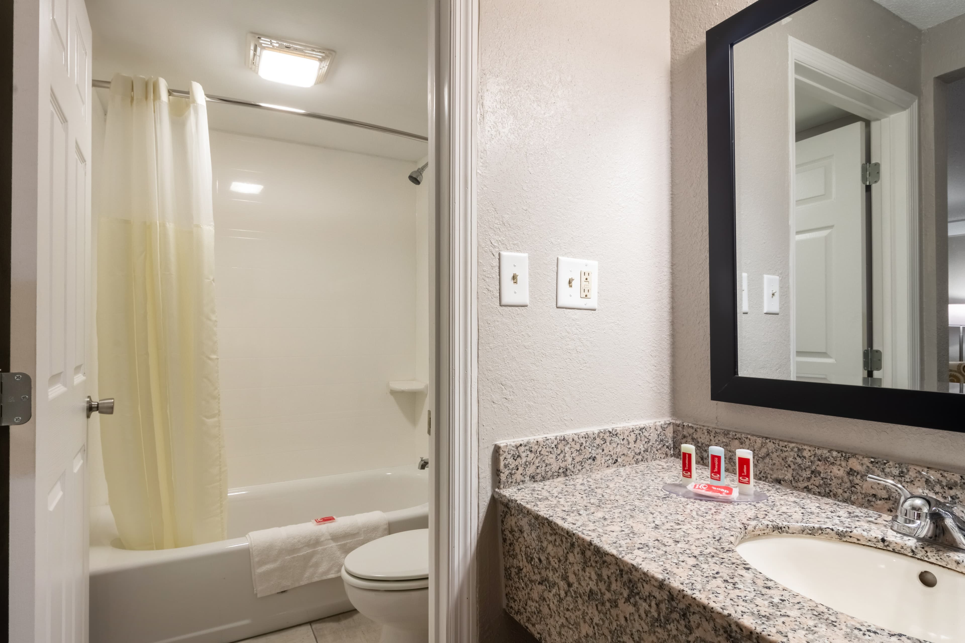 Econo Lodge East Ridge — 12