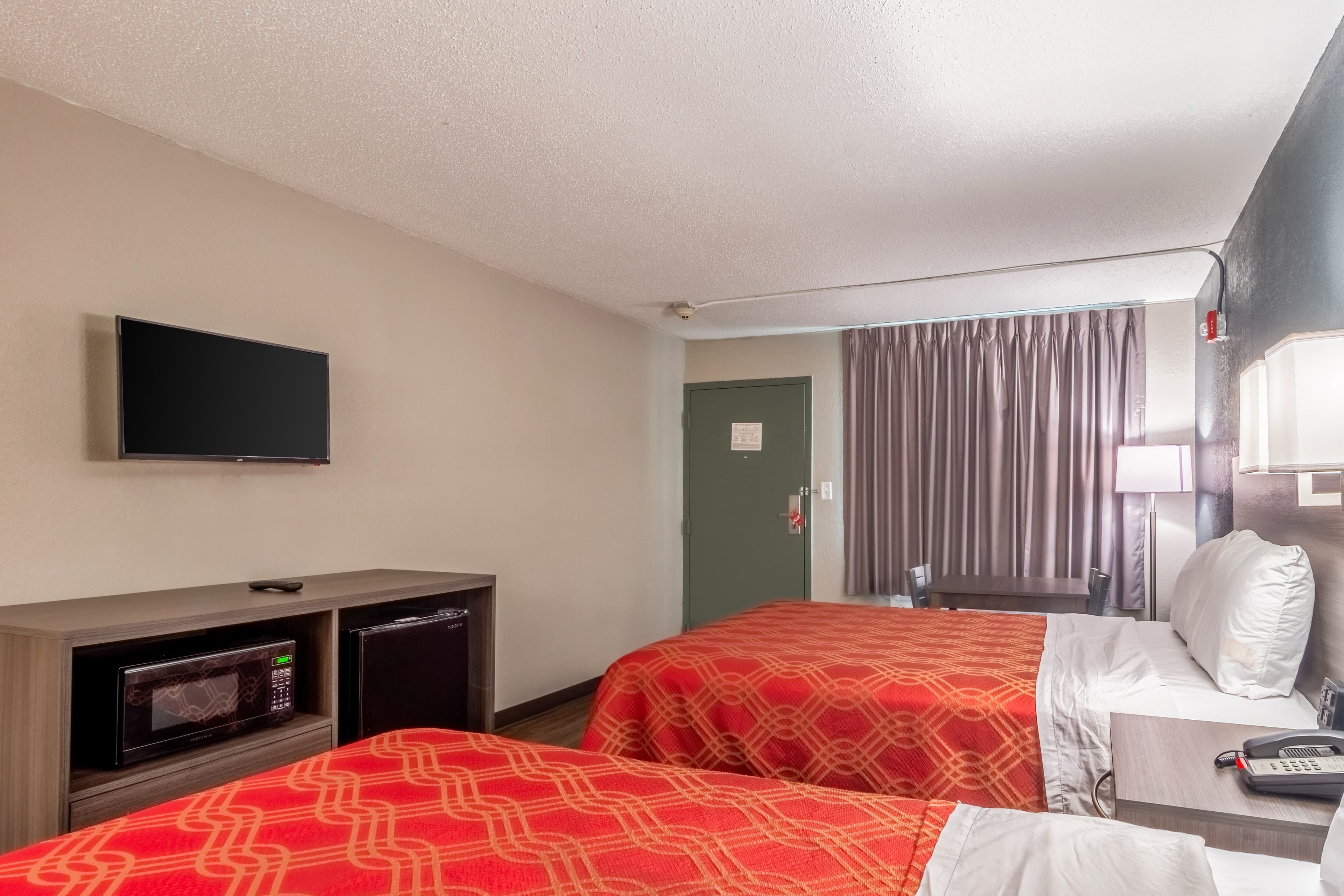 Econo Lodge East Ridge — 17