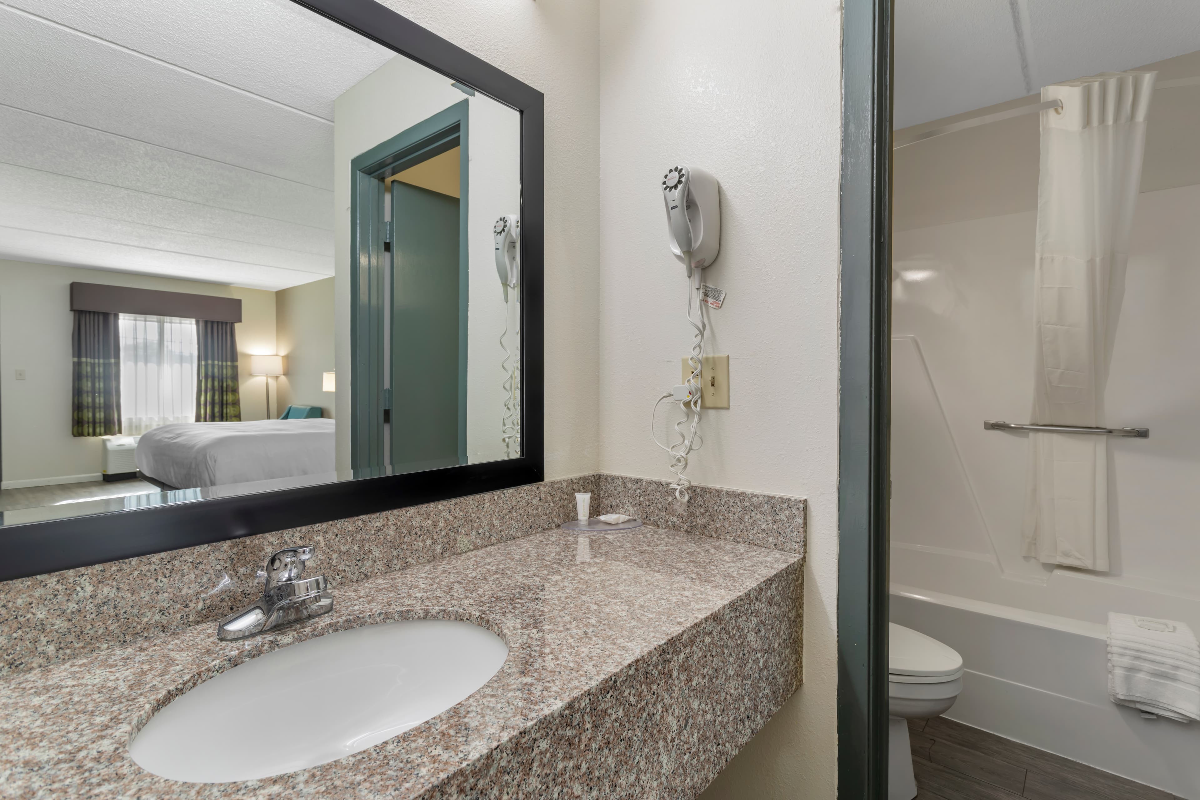 Clarion Pointe Kimball — 8