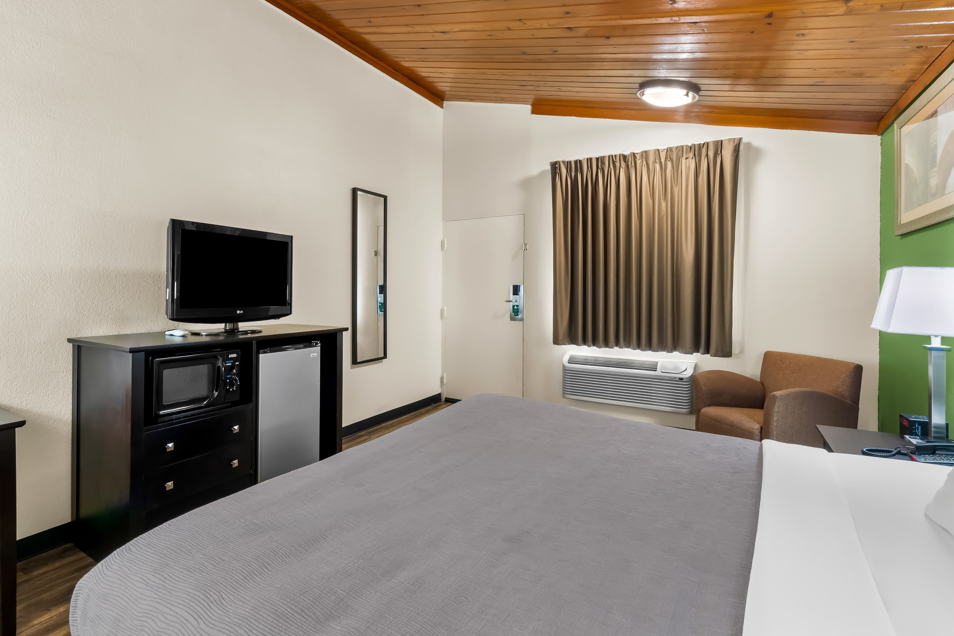 Quality Inn Tullahoma - Image 3