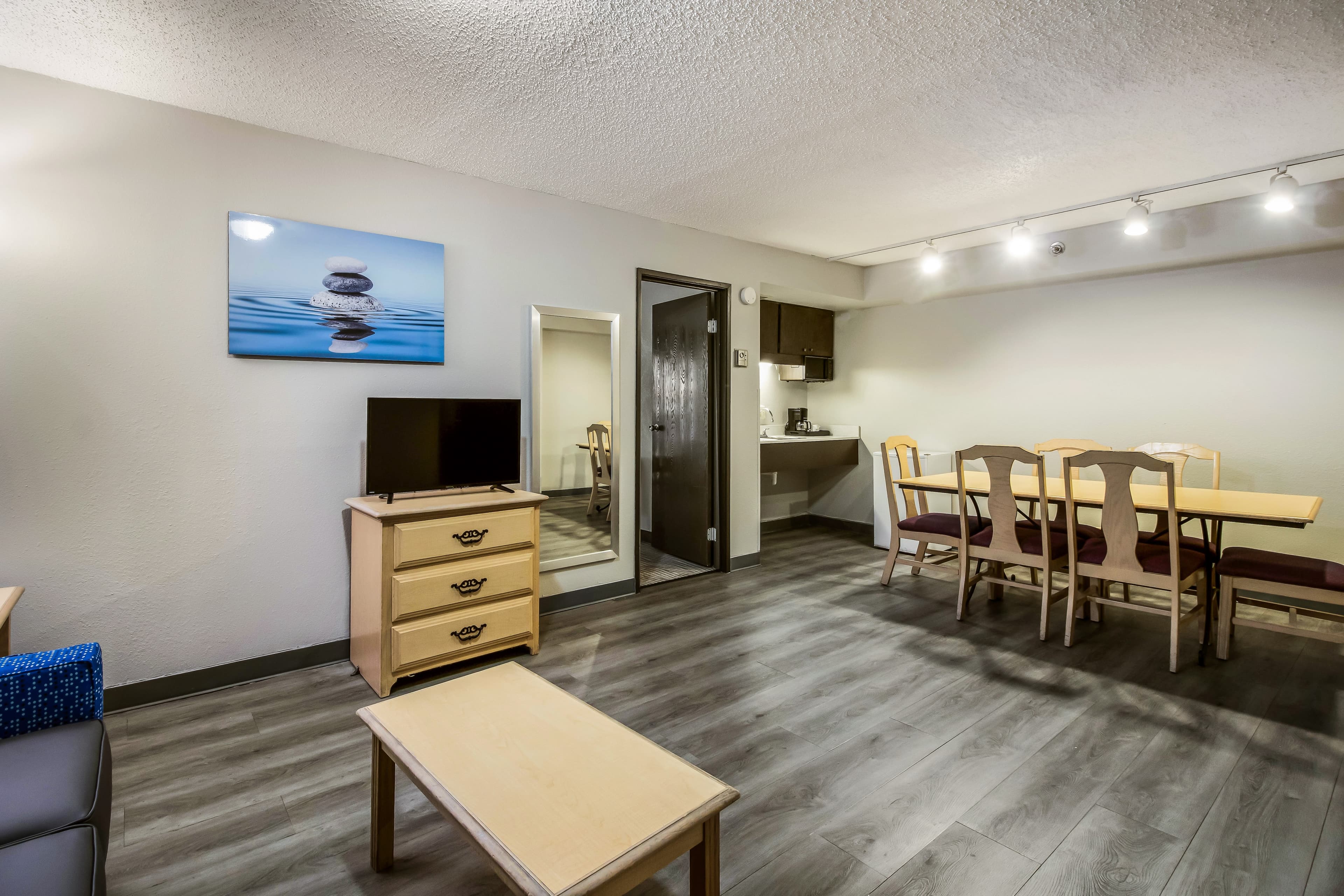 Clarion Hotel Jackson Northwest — 17