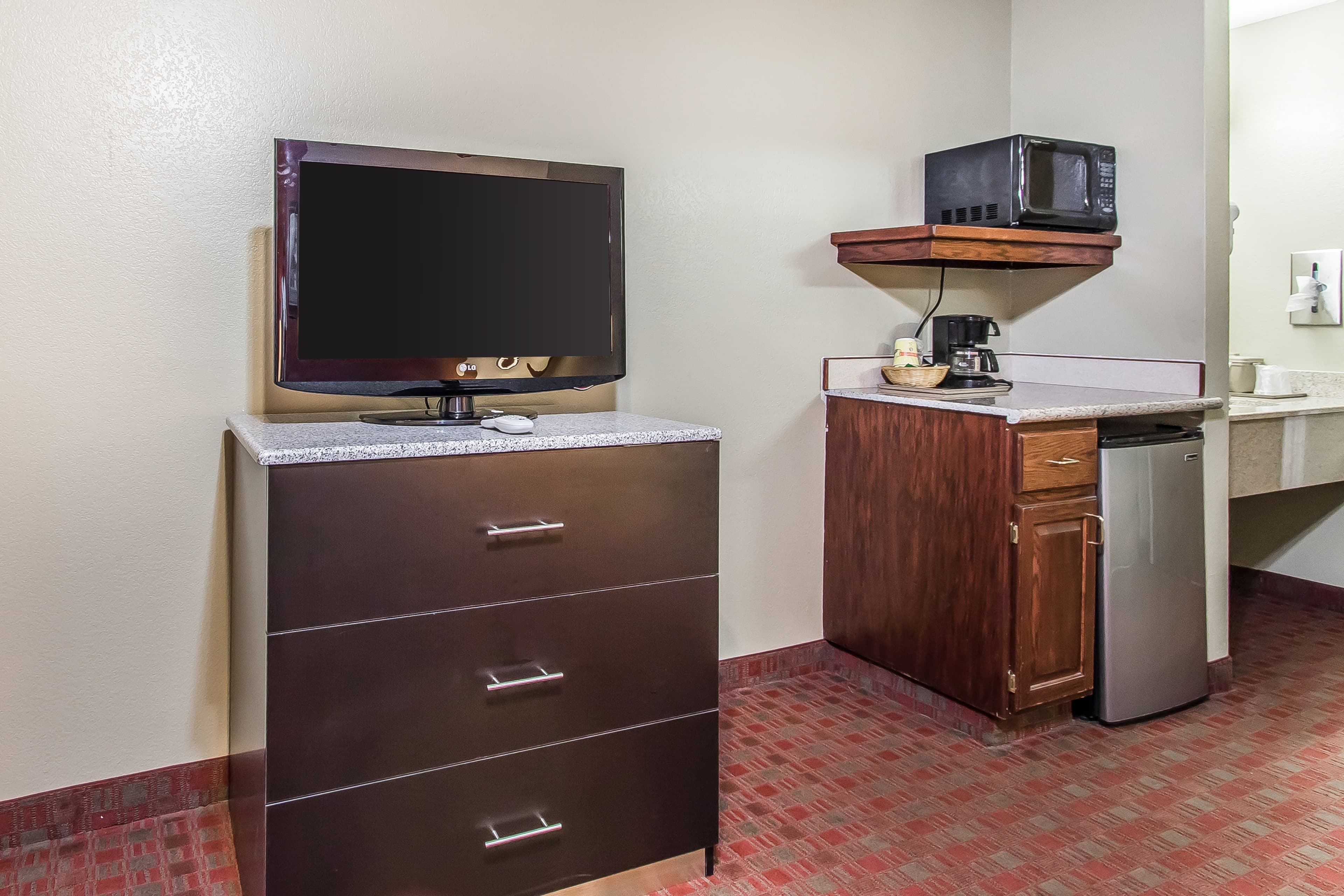 Quality Inn & Suites — 24