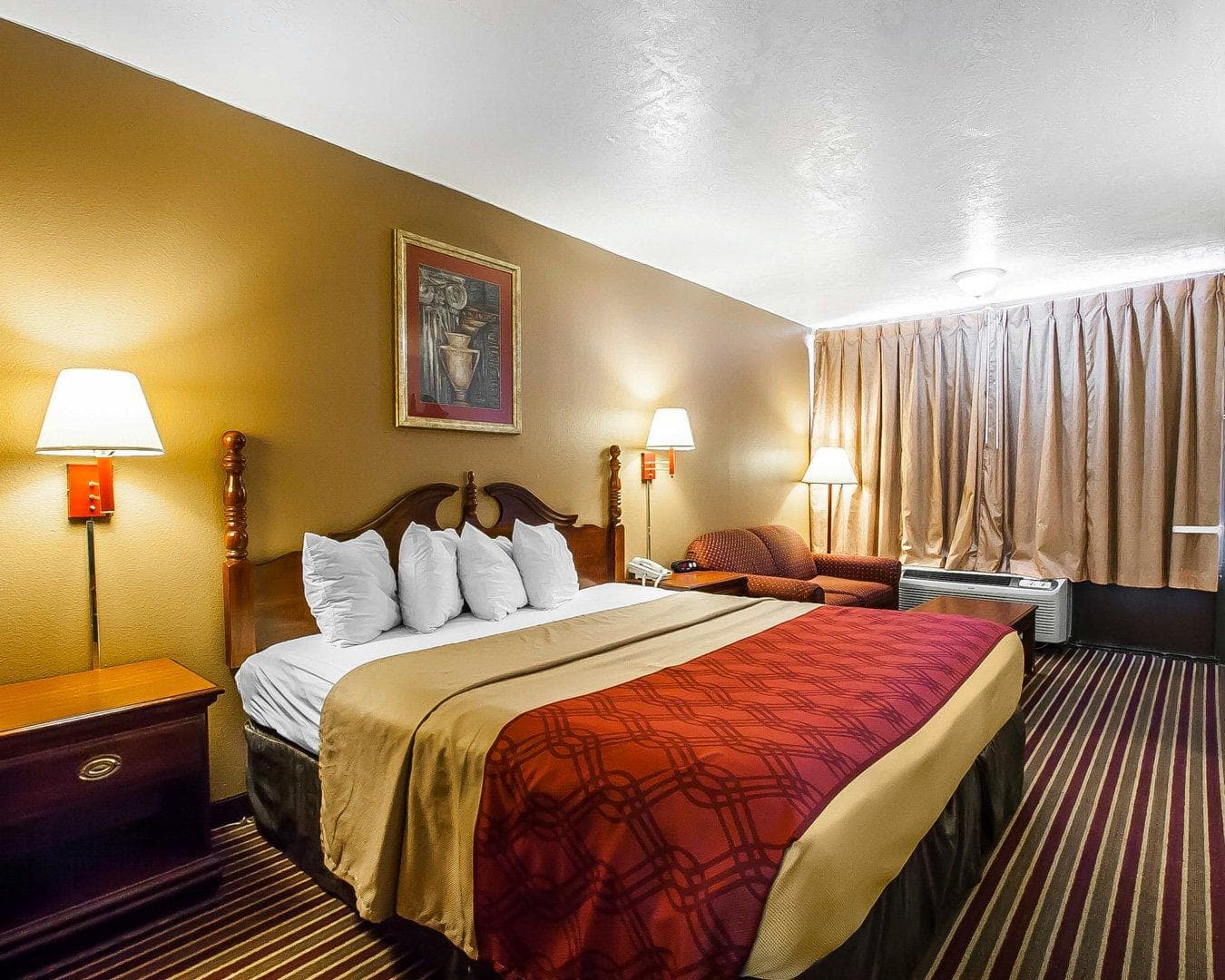 Econo Lodge Dyersburg I-155 — 8