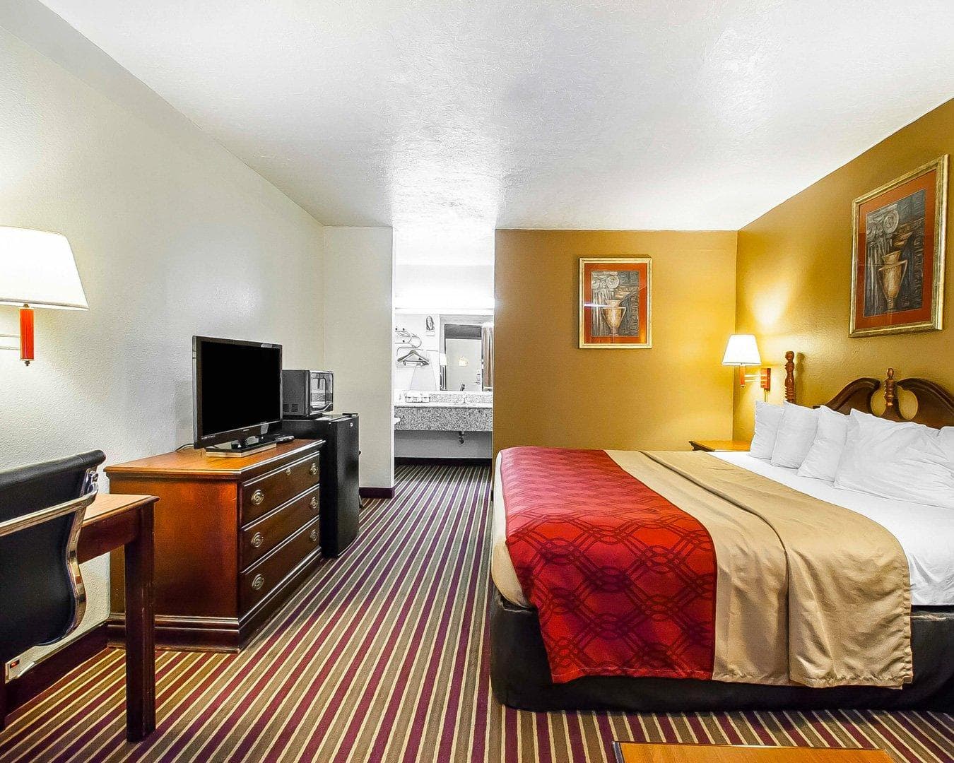Econo Lodge Dyersburg I-155 — 11