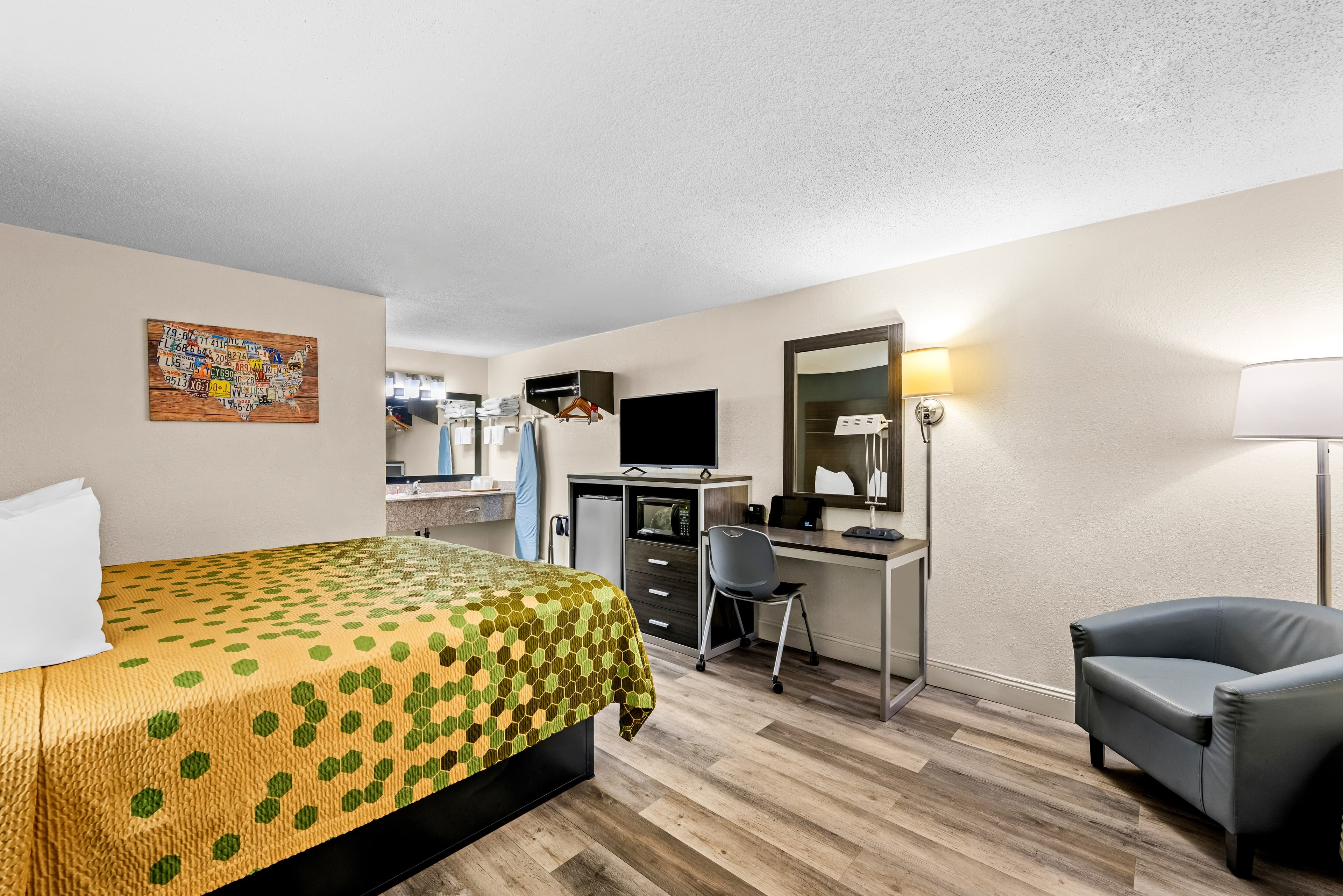 Econo Lodge Kingsport East — 17