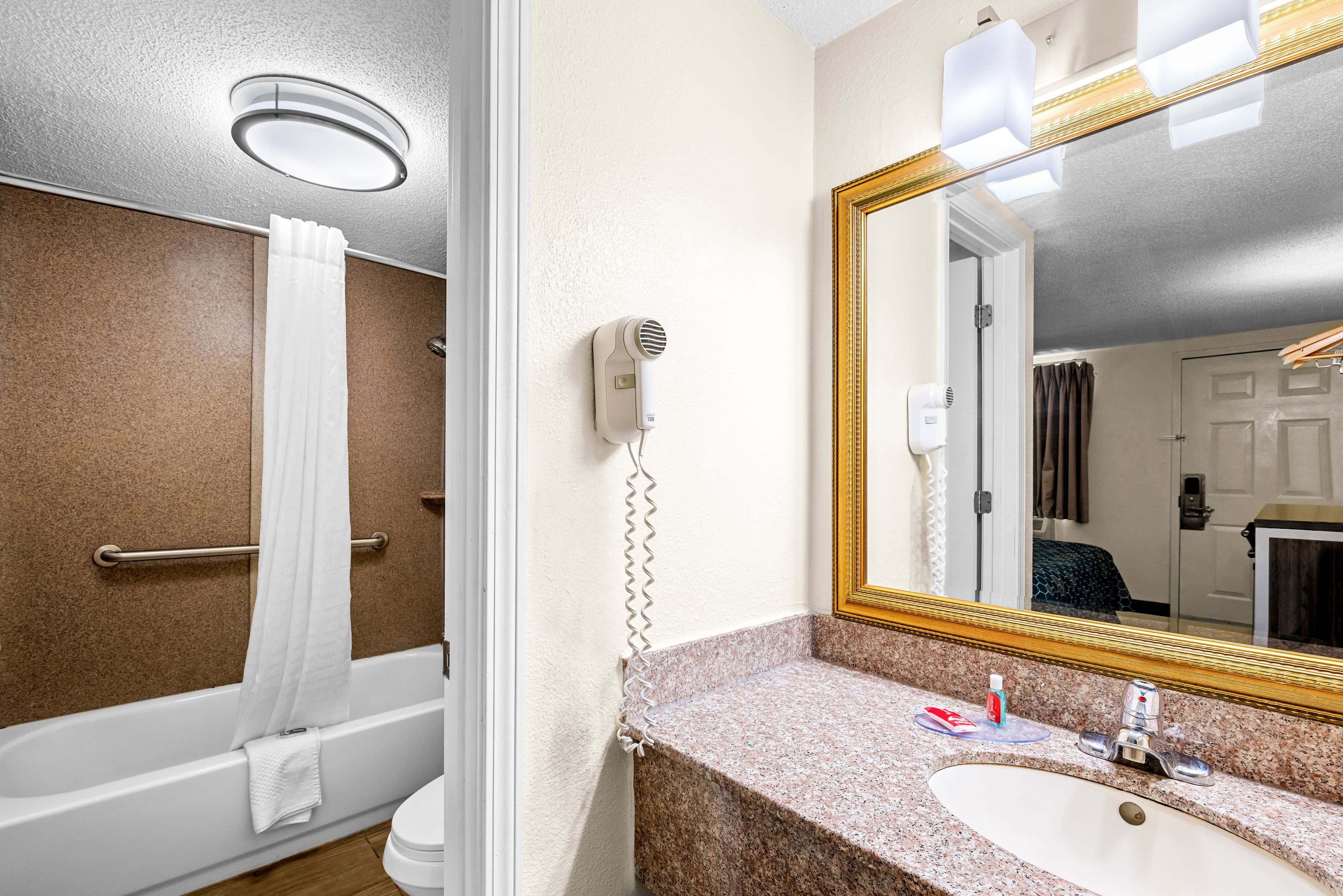 Econo Lodge Kingsport East — 25