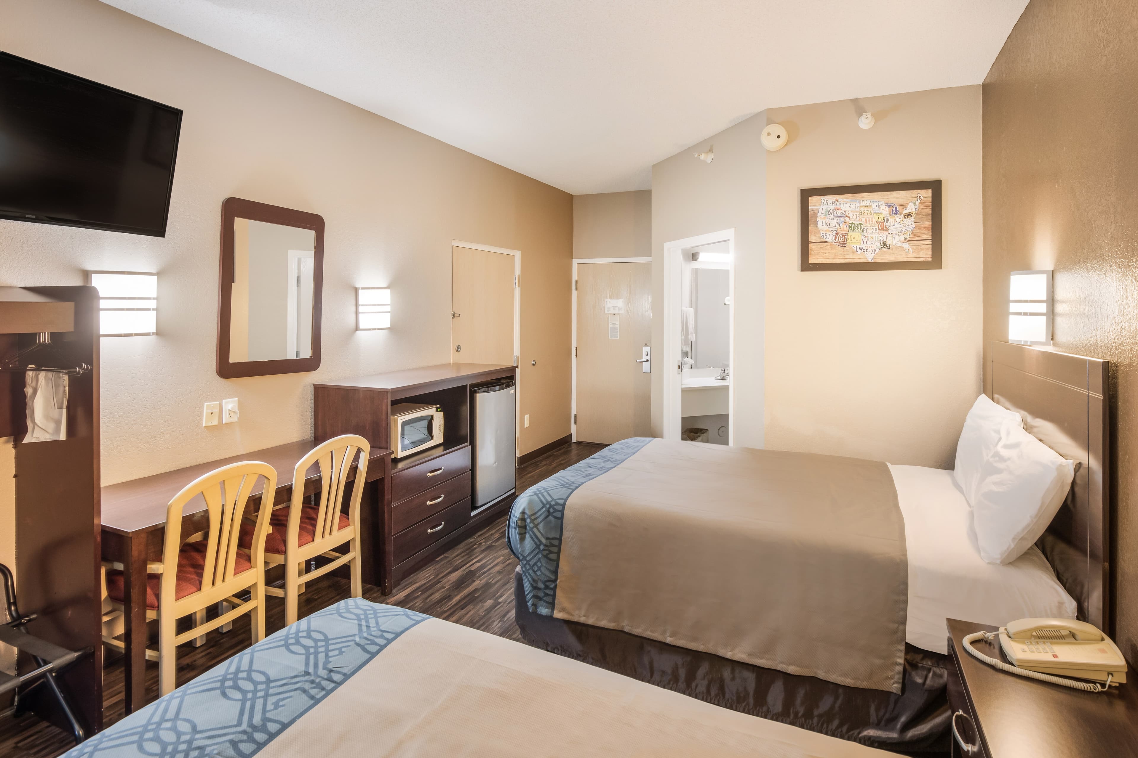 Econo Lodge Morristown West - Image 4