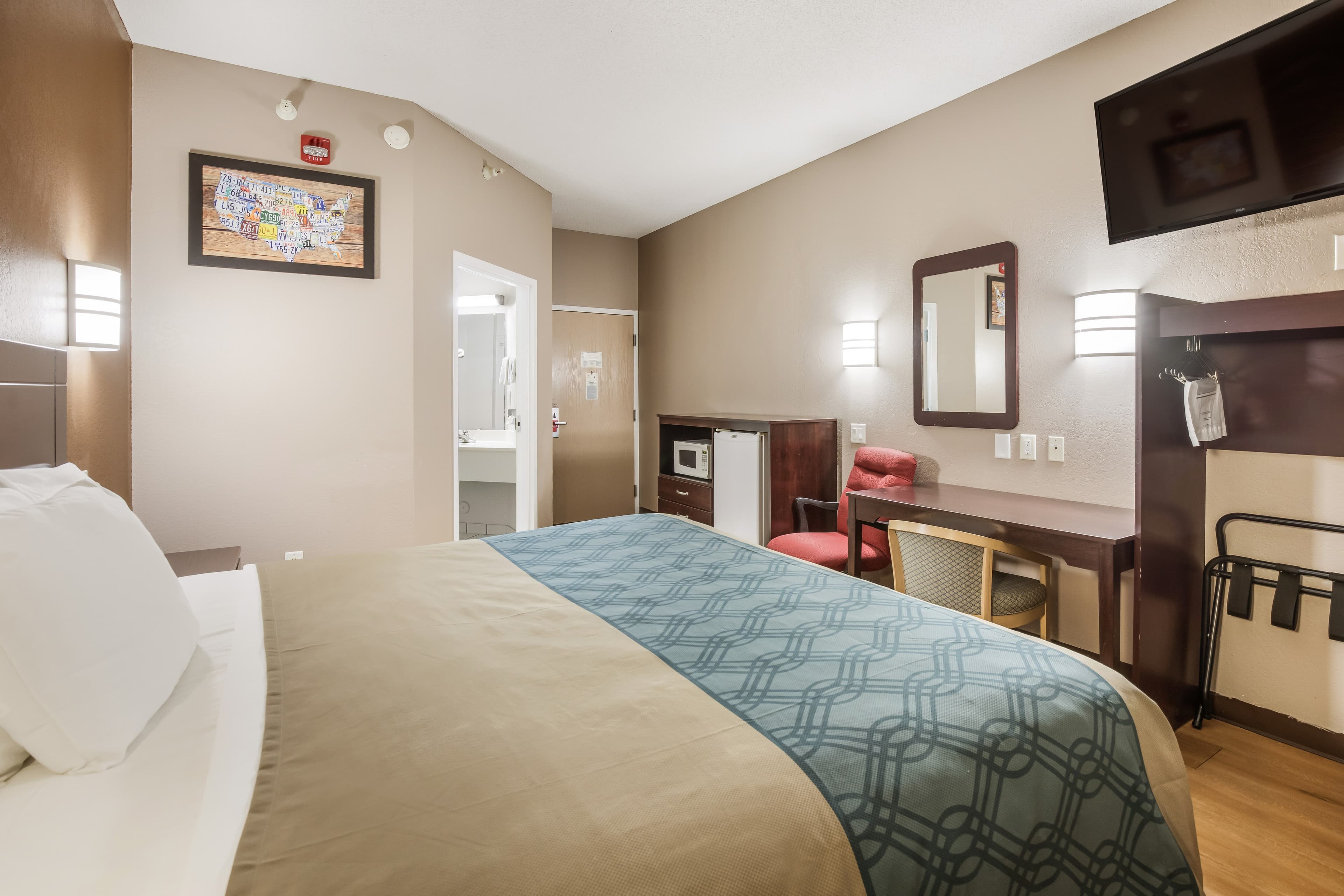 Econo Lodge Morristown West — 12