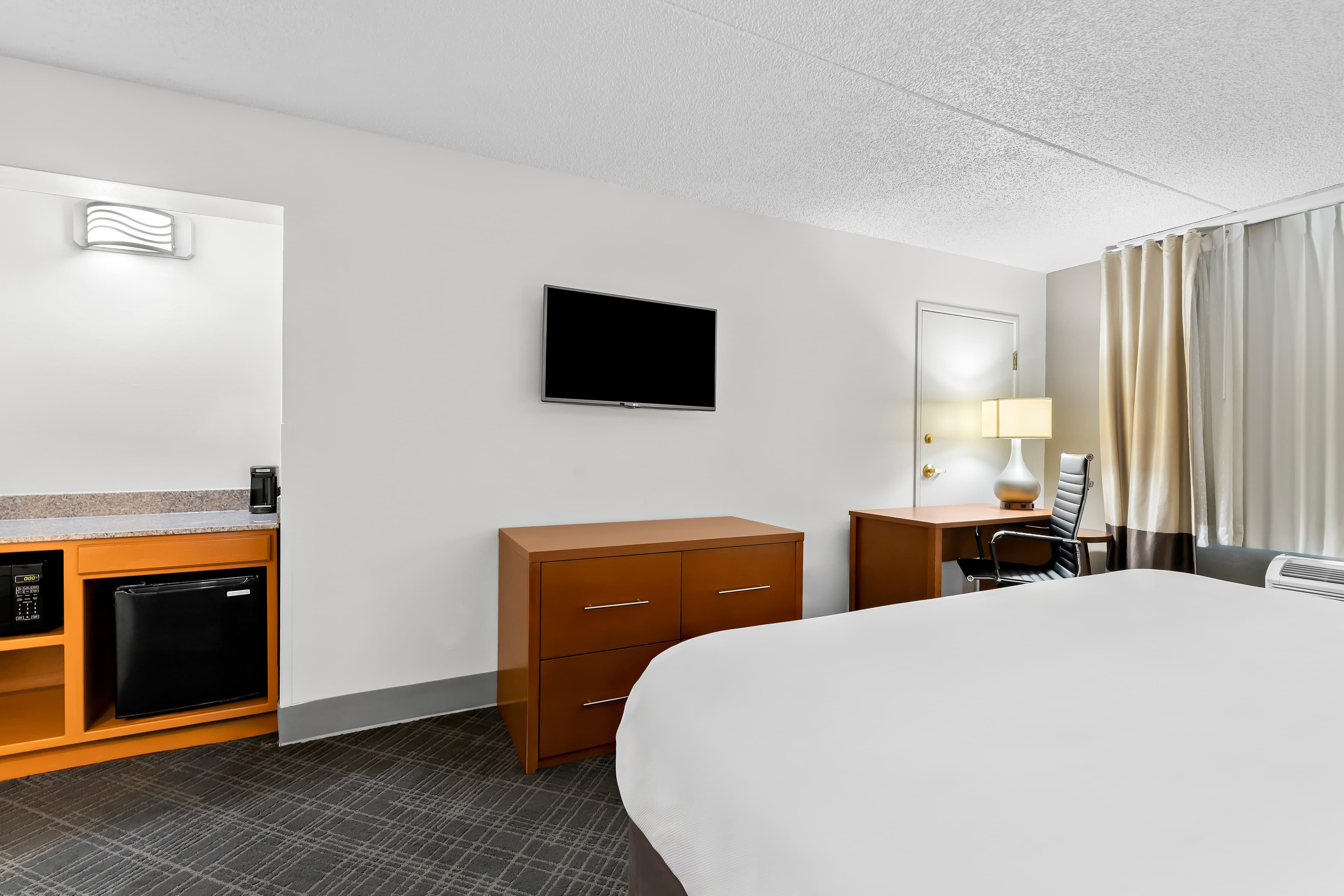 Comfort Inn & Suites Nashville Near Tanger Outlets I-24 Antioch — 6