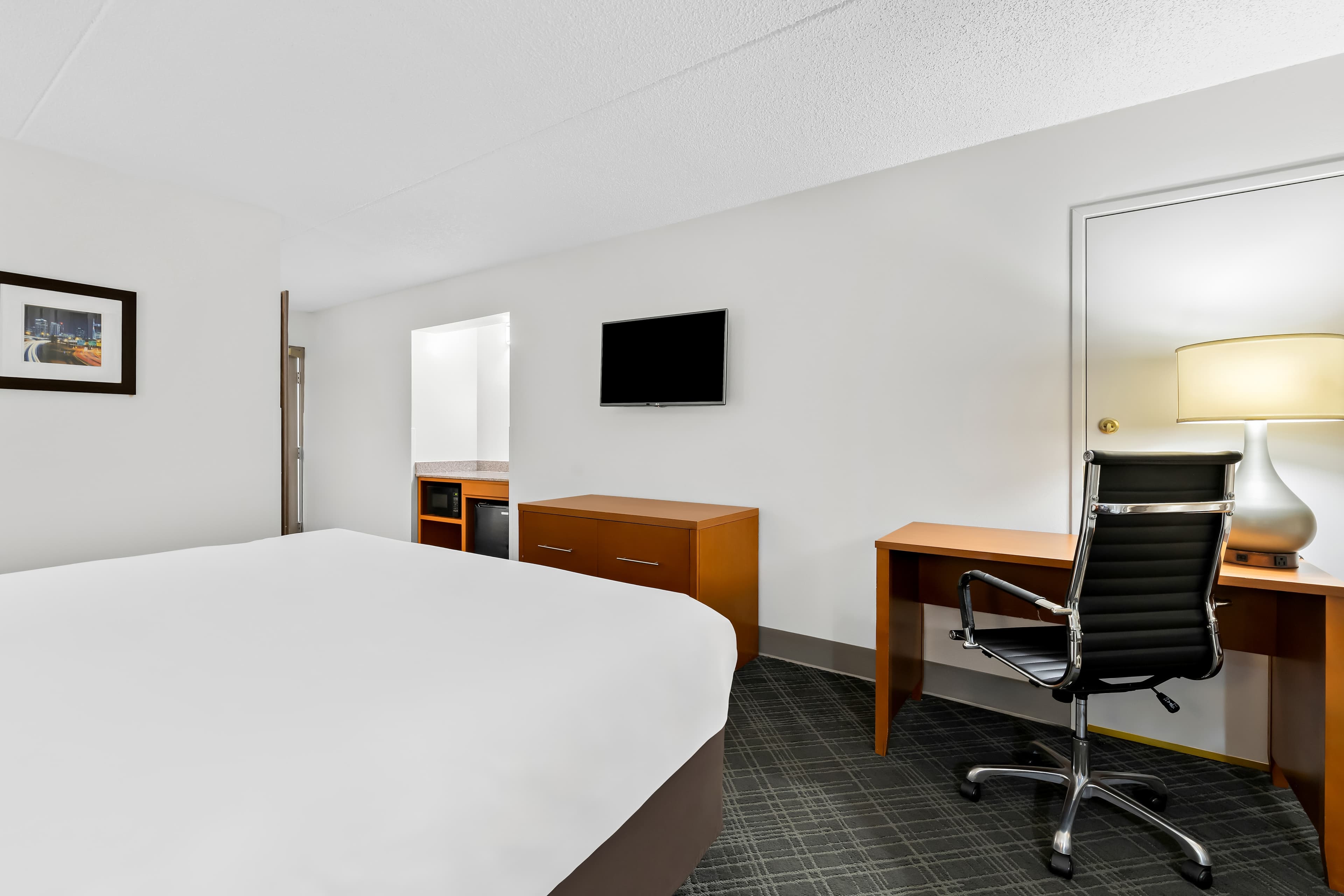 Comfort Inn & Suites Nashville Near Tanger Outlets I-24 Antioch — 7