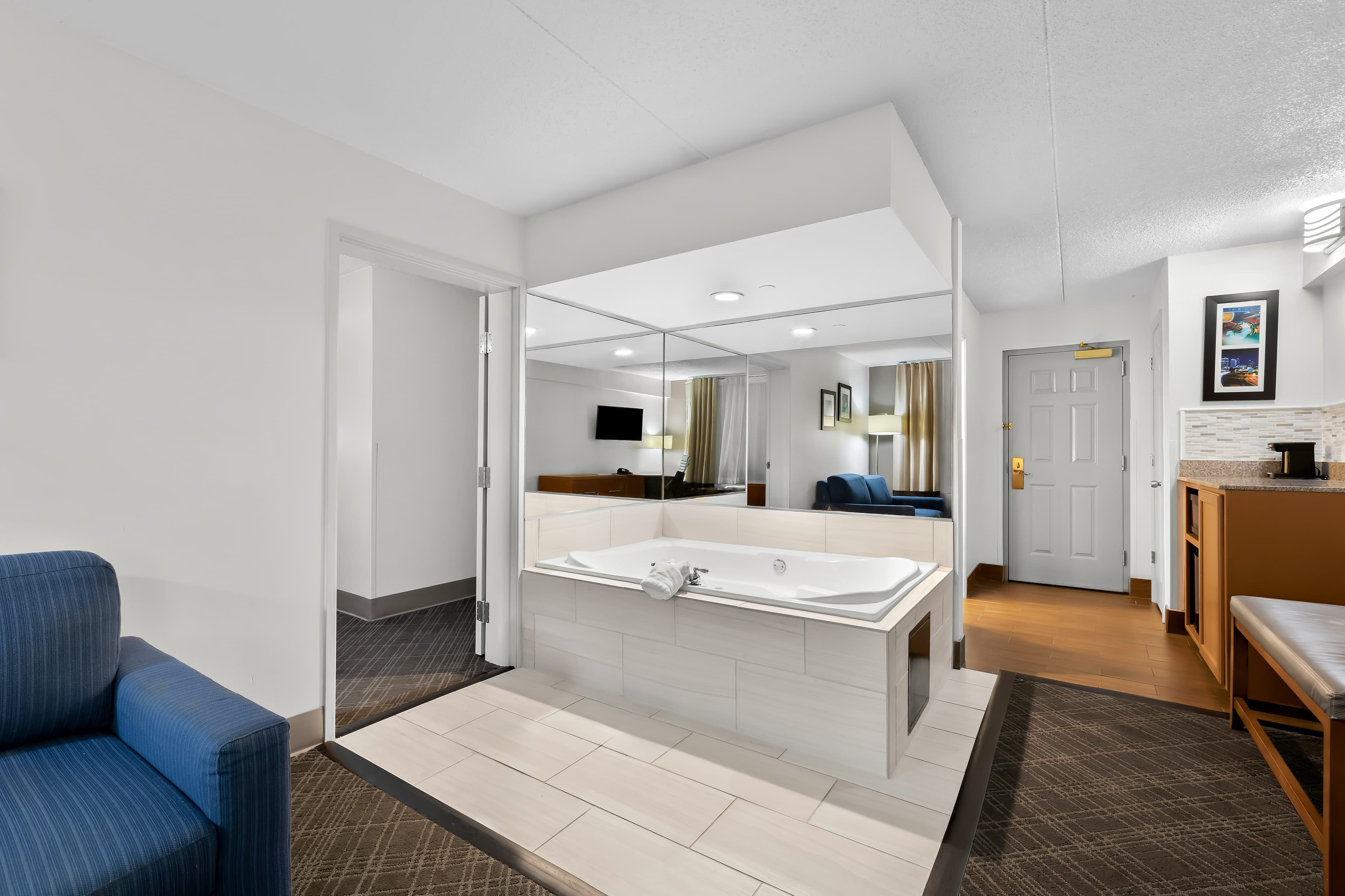 Comfort Inn & Suites Nashville Near Tanger Outlets I-24 Antioch — 14