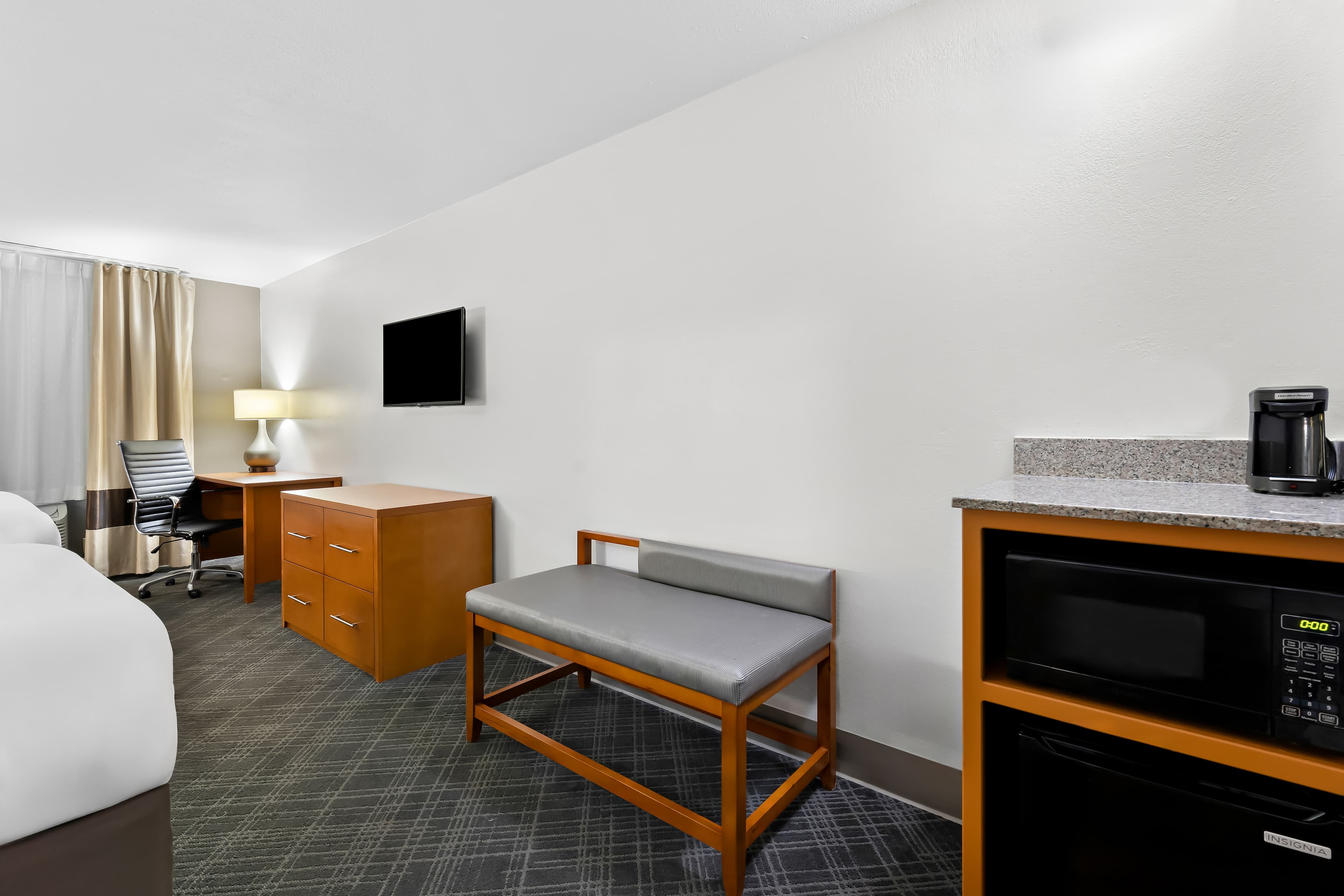 Comfort Inn & Suites Nashville Near Tanger Outlets I-24 Antioch — 22