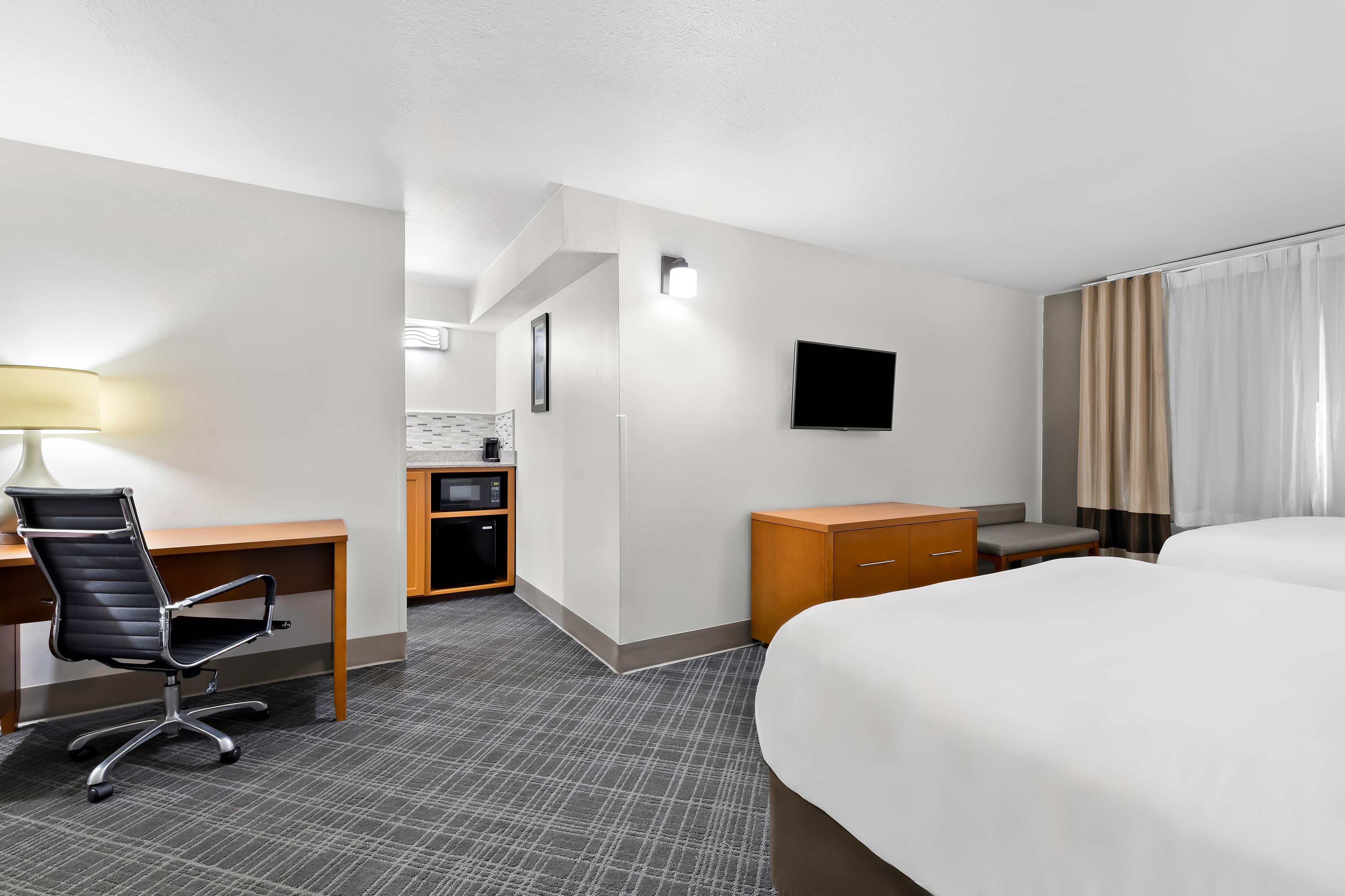 Comfort Inn & Suites Nashville Near Tanger Outlets I-24 Antioch - Image 4