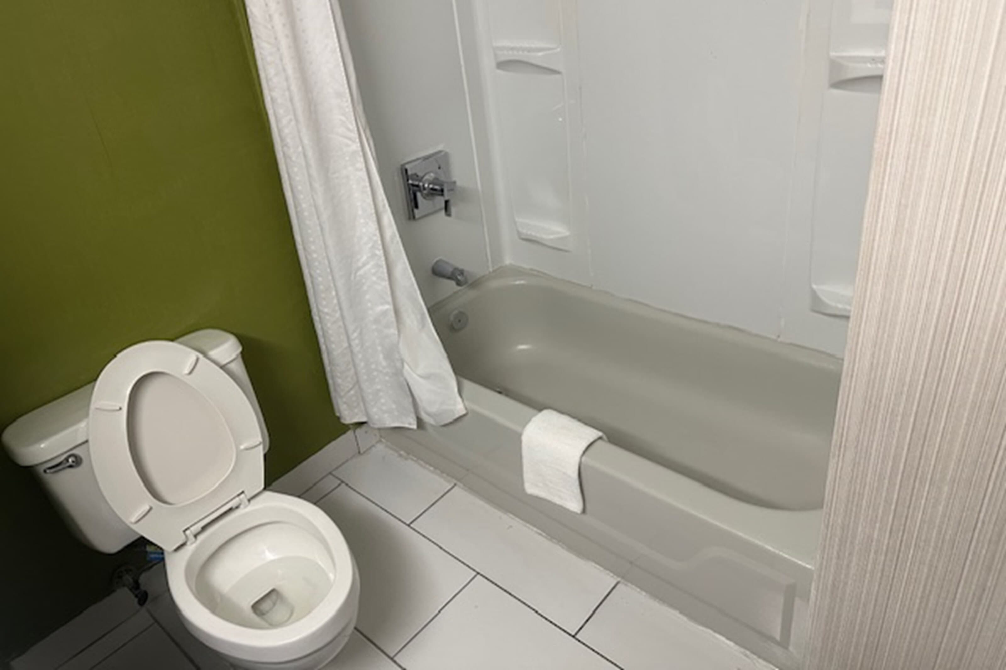 Sleep Inn & Suites Memphis Southeast — 12