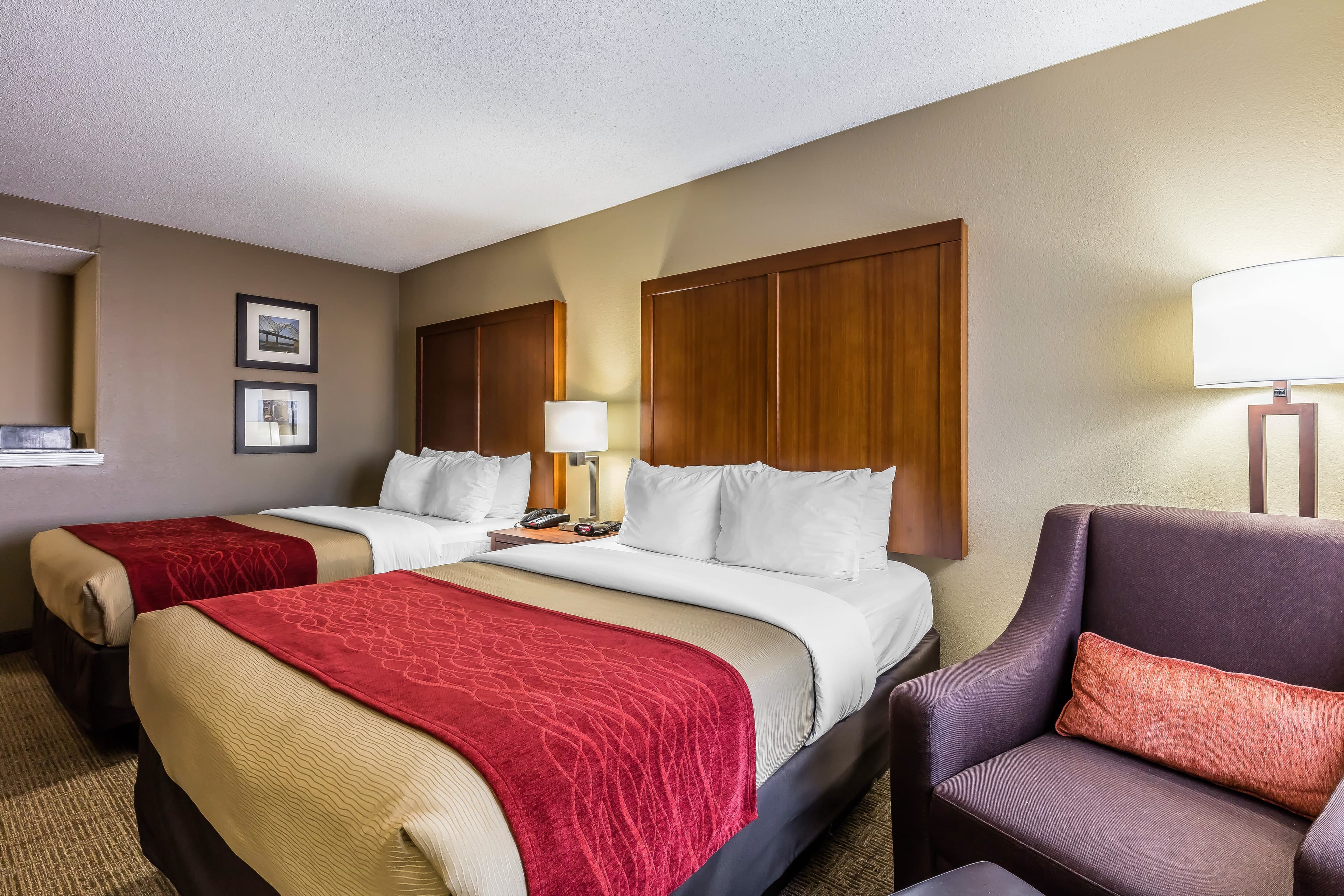 Comfort Inn & Suites Airport-American Way - Image 2