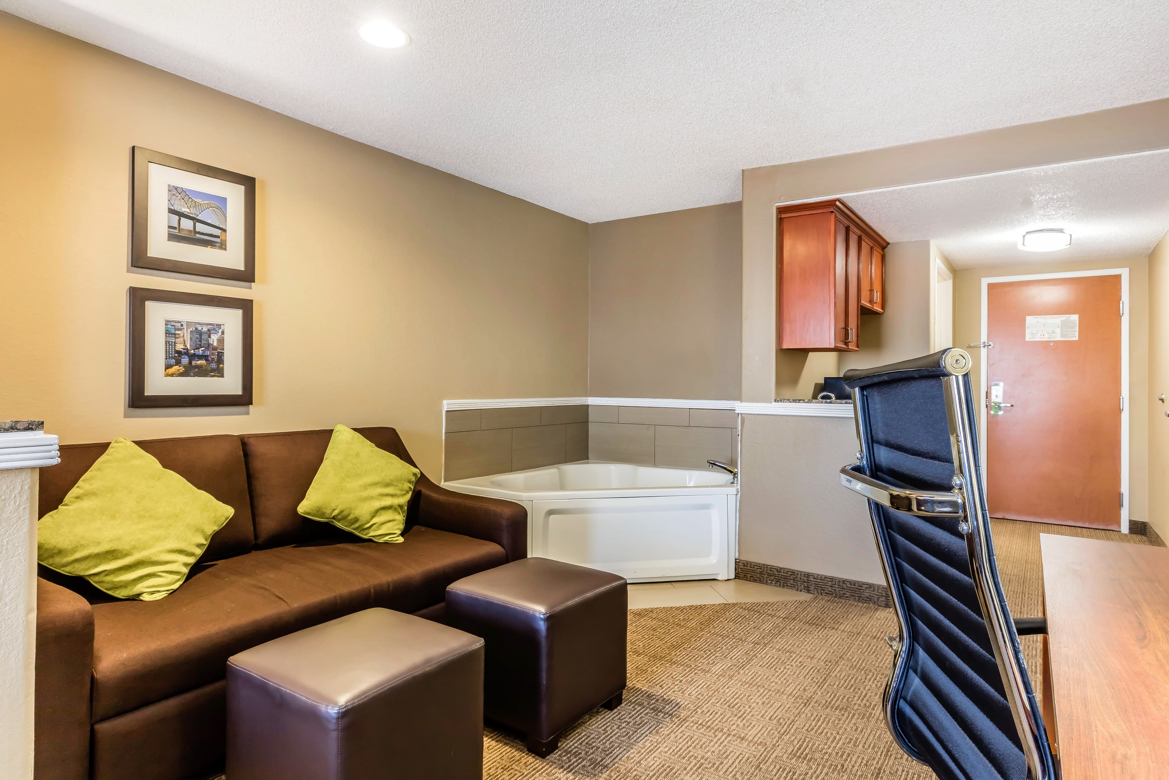 Comfort Inn & Suites Airport-American Way — 22