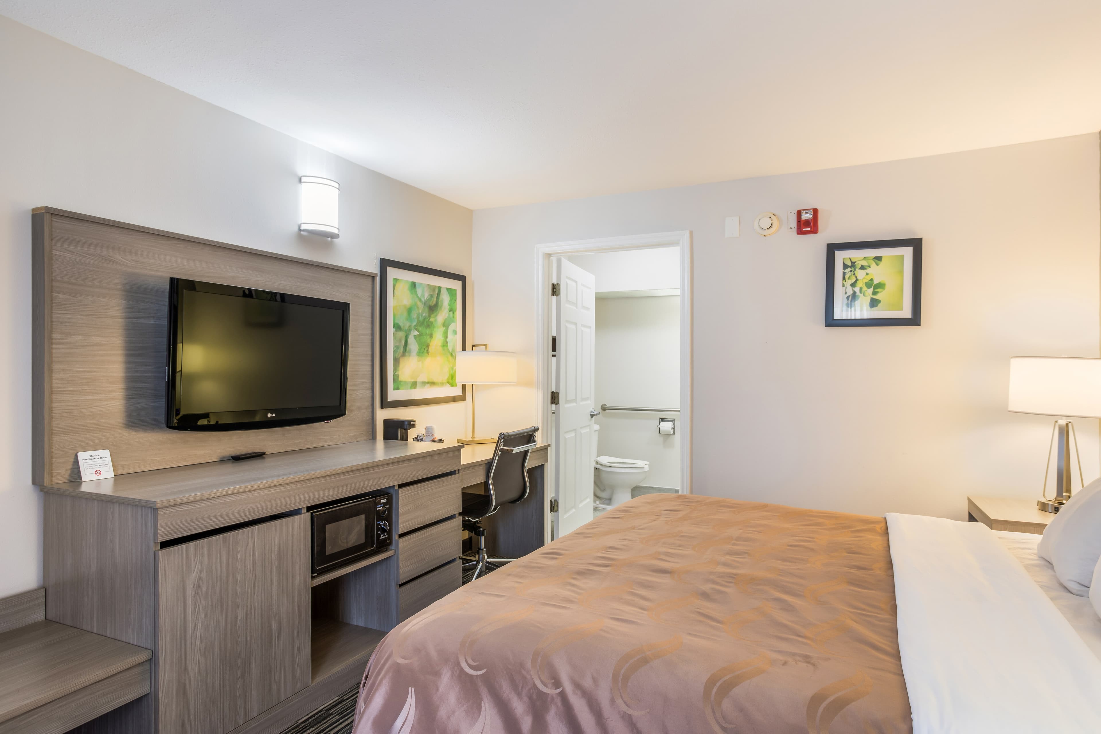 Quality Inn Gallatin-Nashville Metro - Image 5