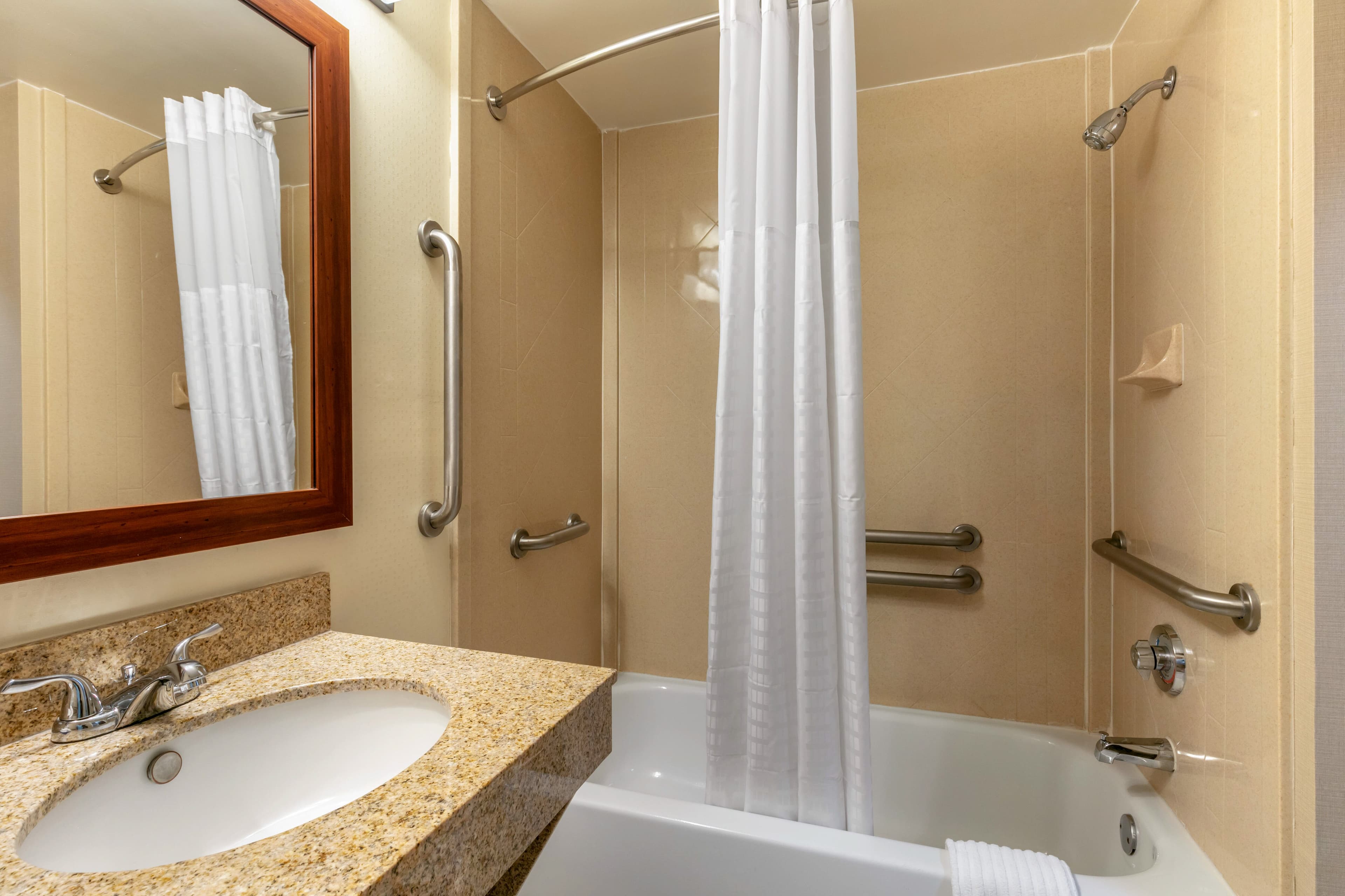 Comfort Inn & Suites Nashville Franklin Cool Springs — 12