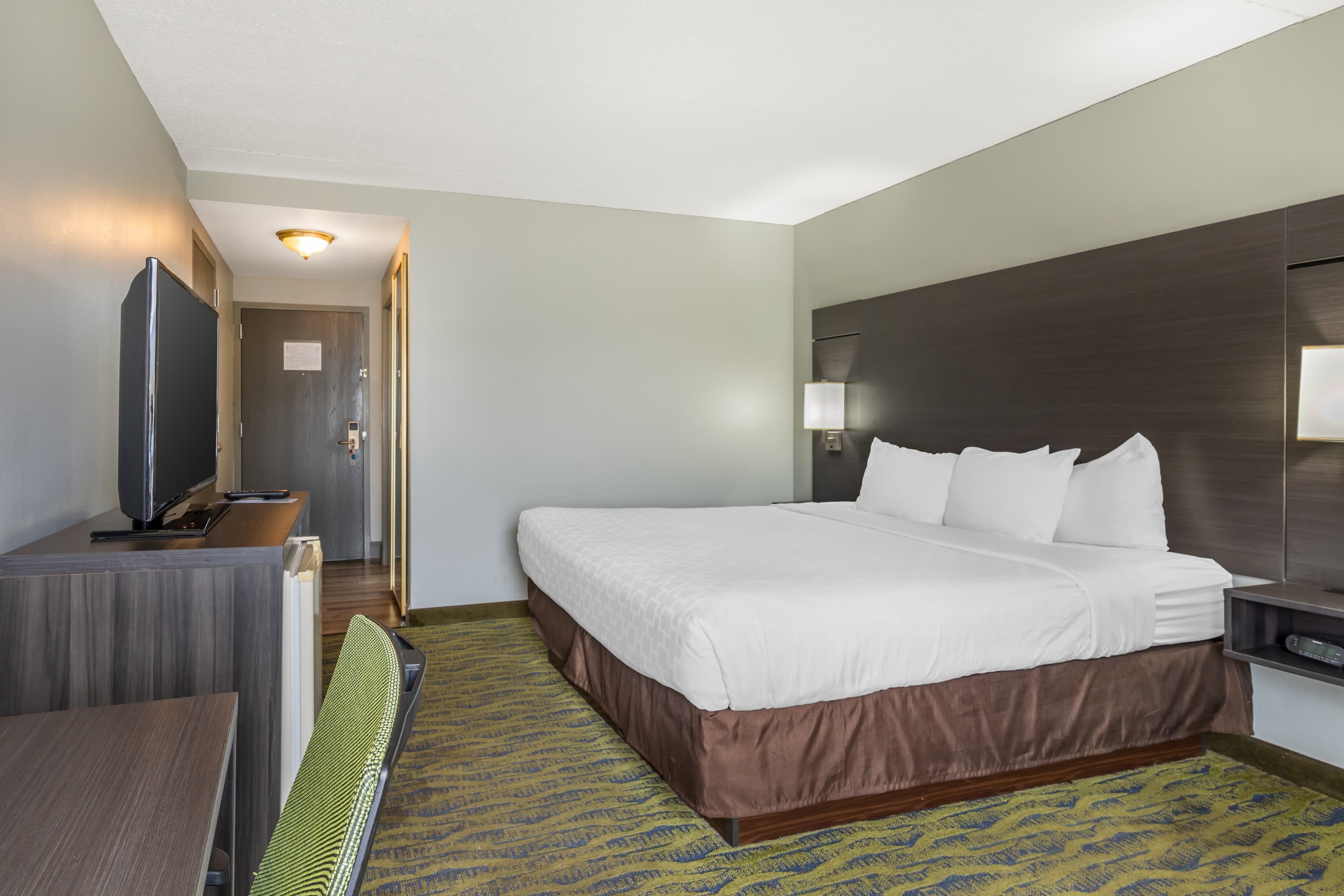 Clarion Inn near Lookout Mountain - Image 4