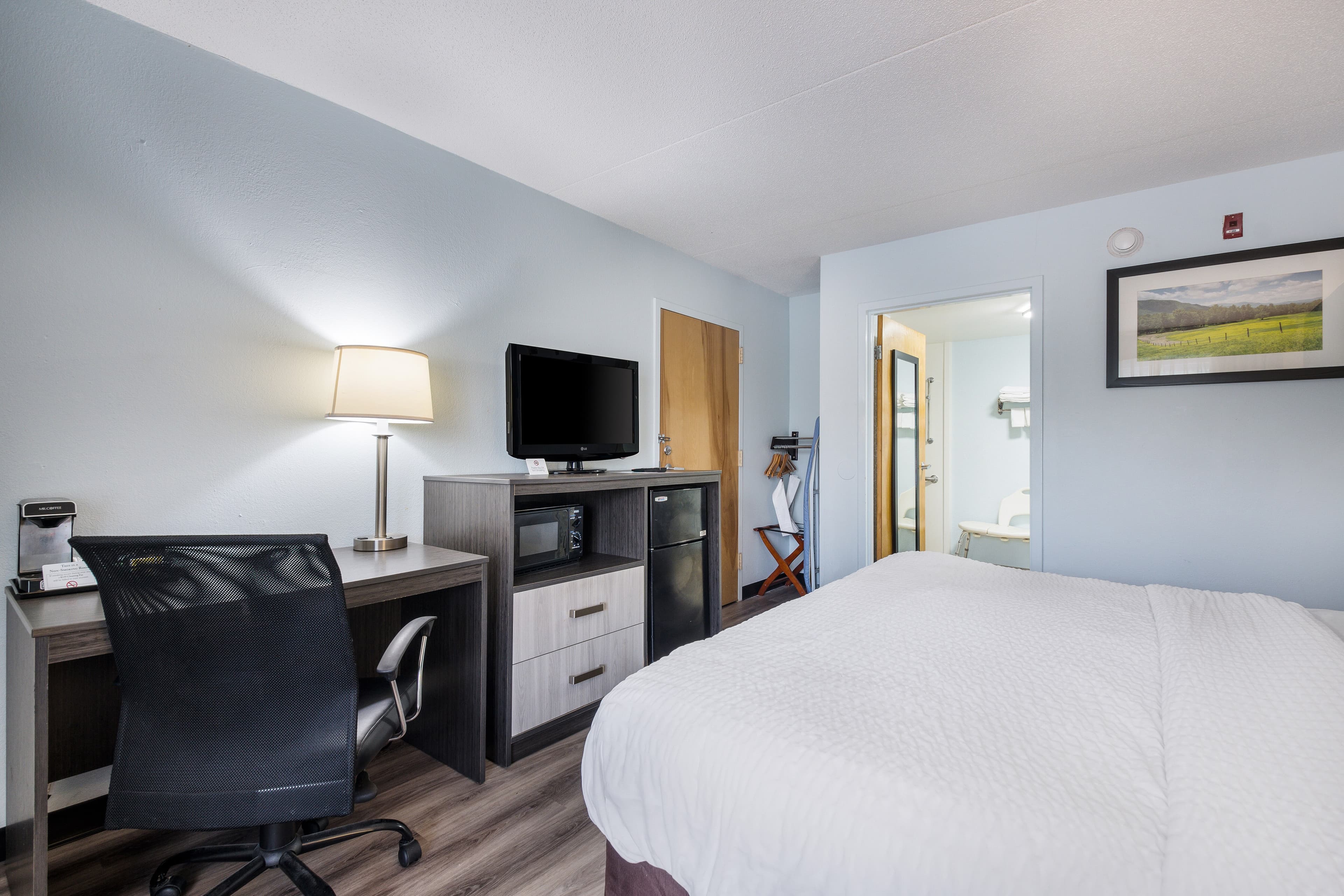 Clarion Inn Cleveland near University - Image 3