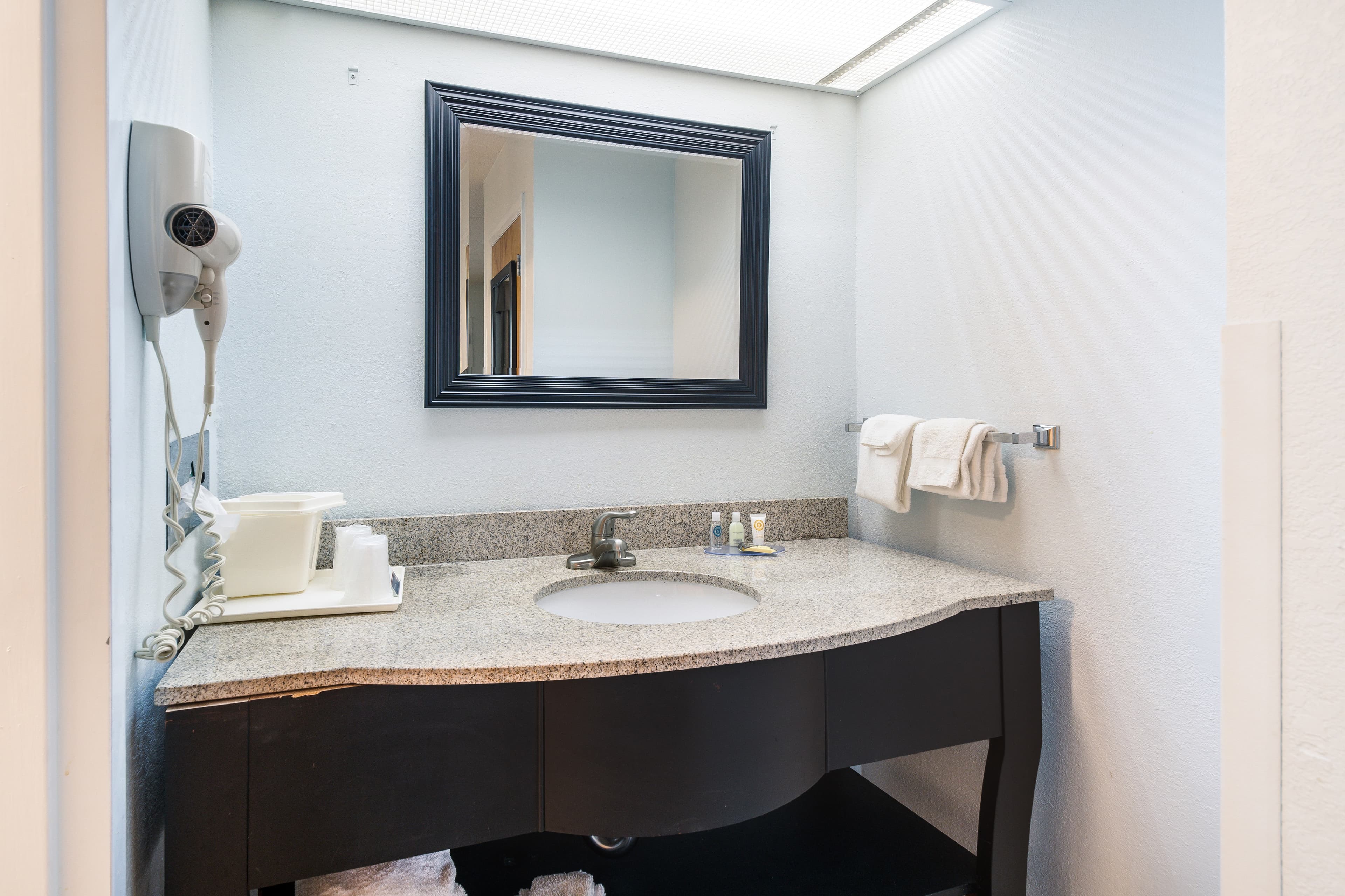 Clarion Inn Cleveland near University — 11