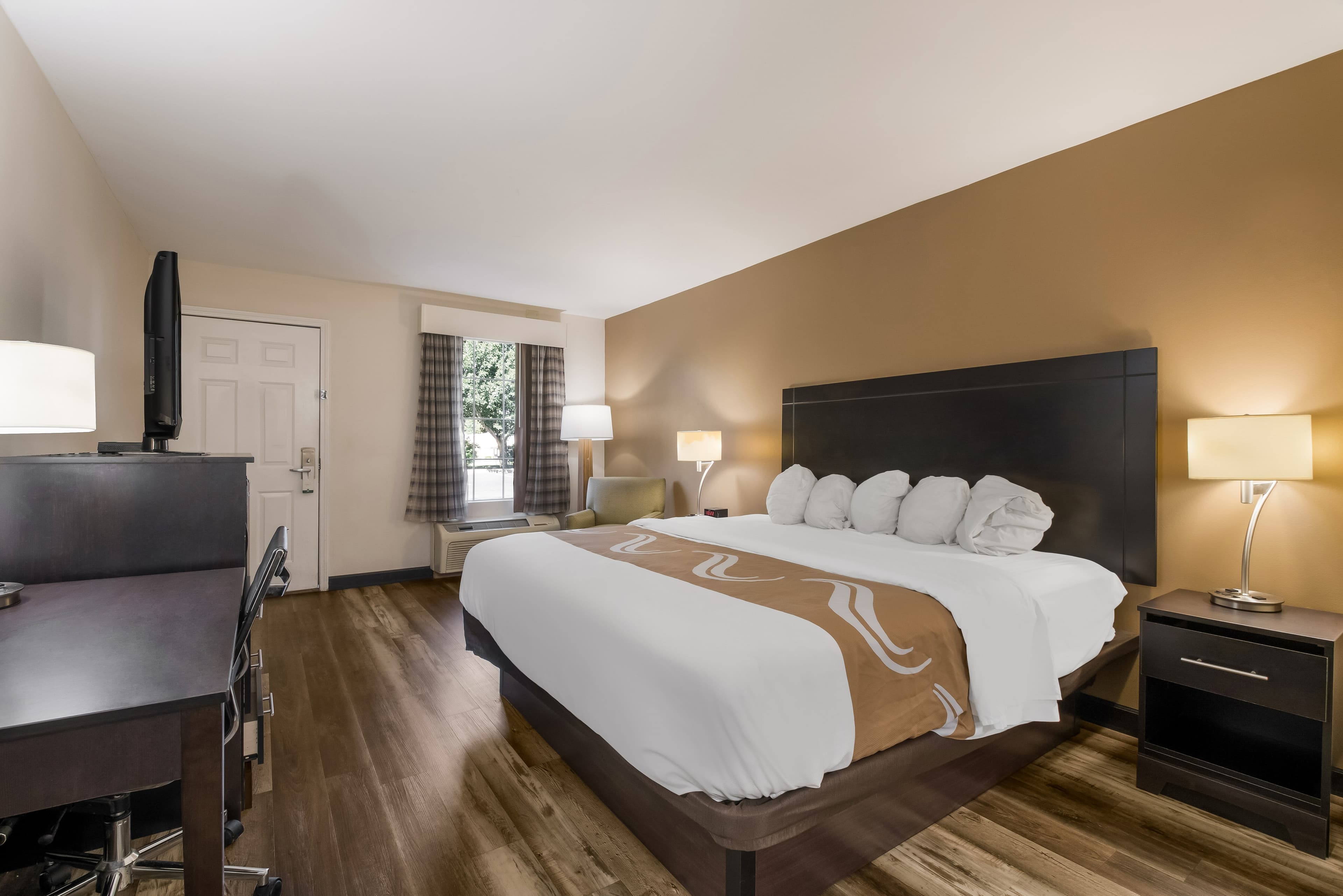 Quality Inn Decherd - Winchester — 24