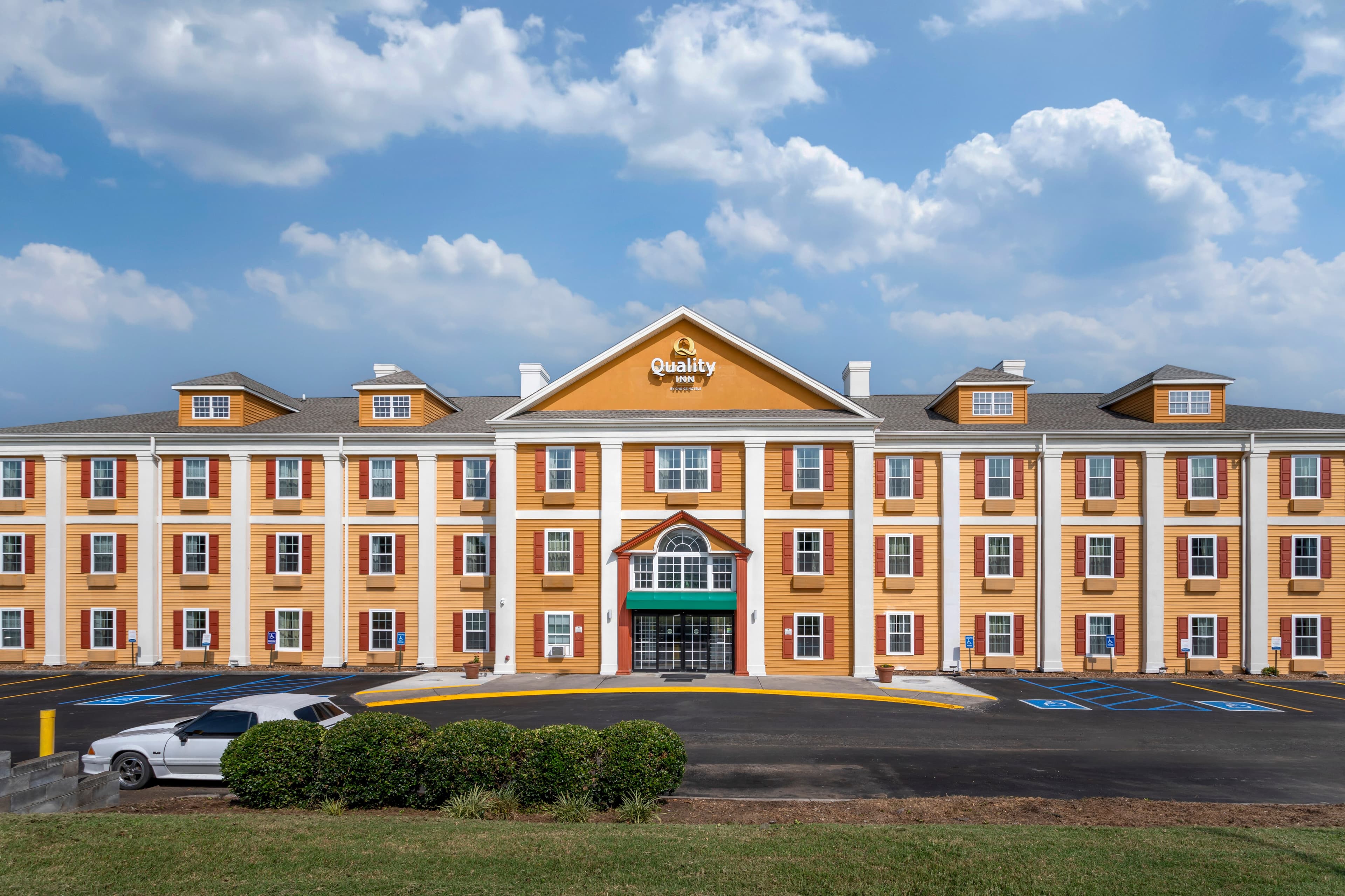 Quality Inn Oak Ridge - Knoxville West - Image 1