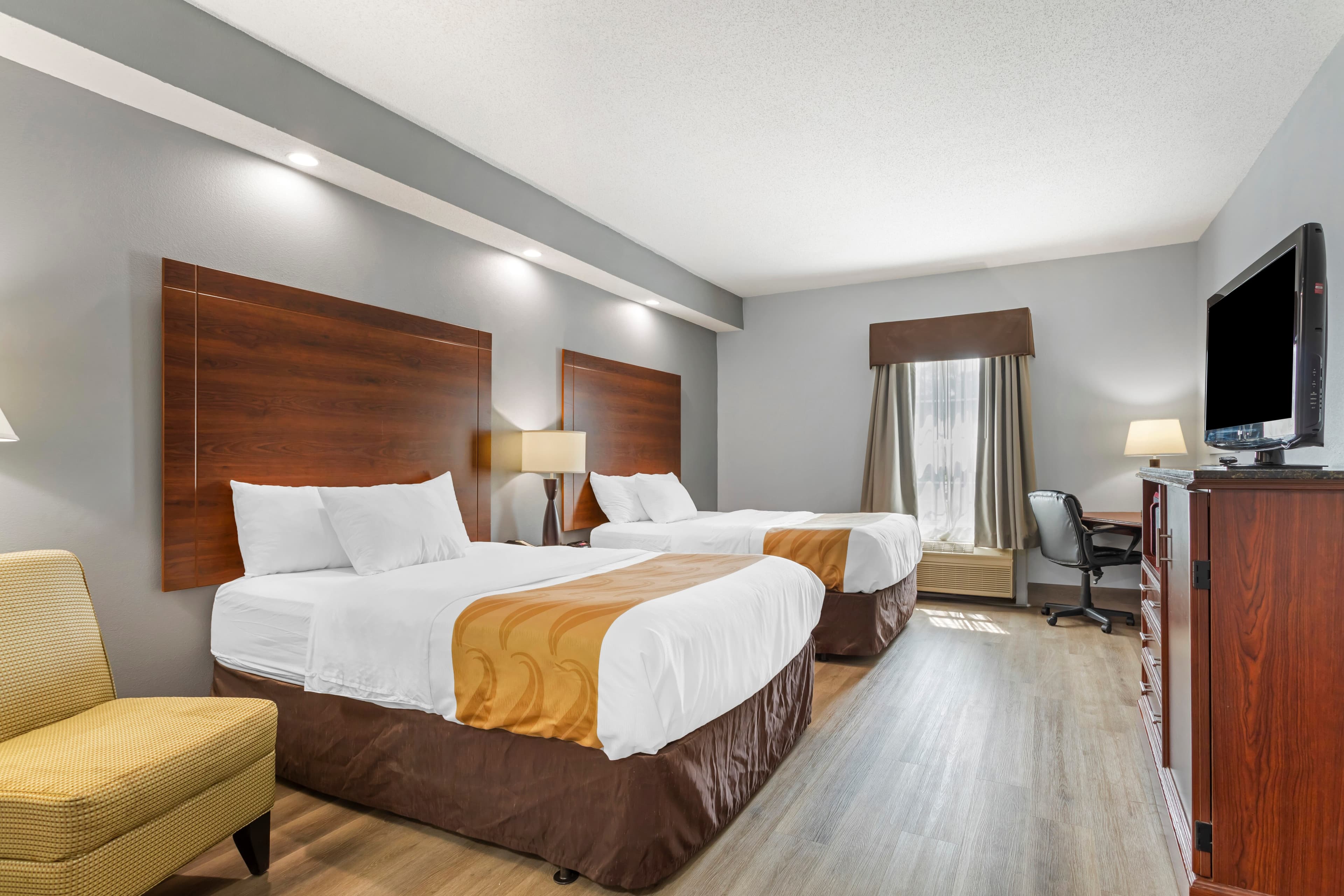 Quality Inn Oak Ridge - Knoxville West - Image 2
