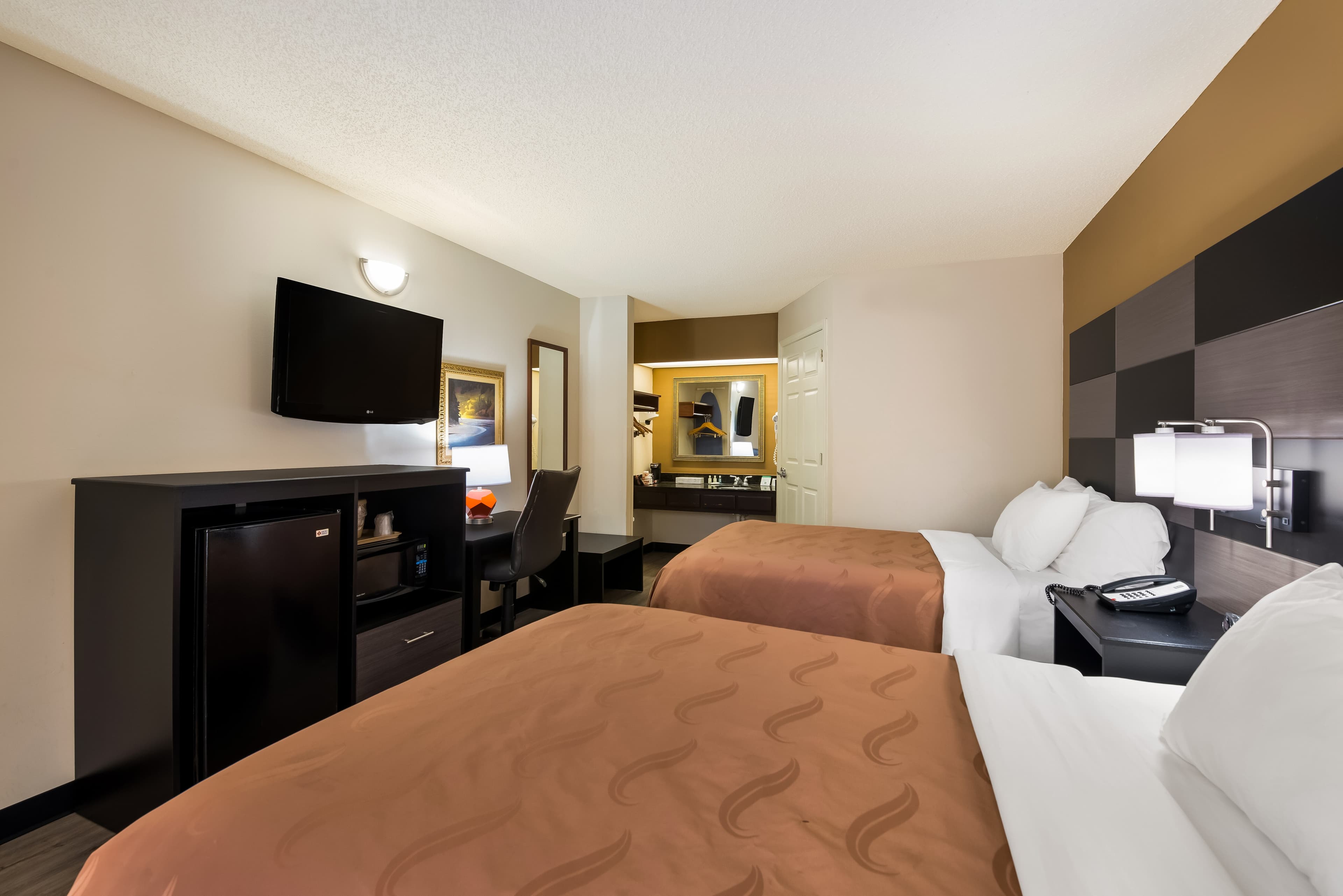 Quality Inn Johnson City I-26 exit 17 — 4