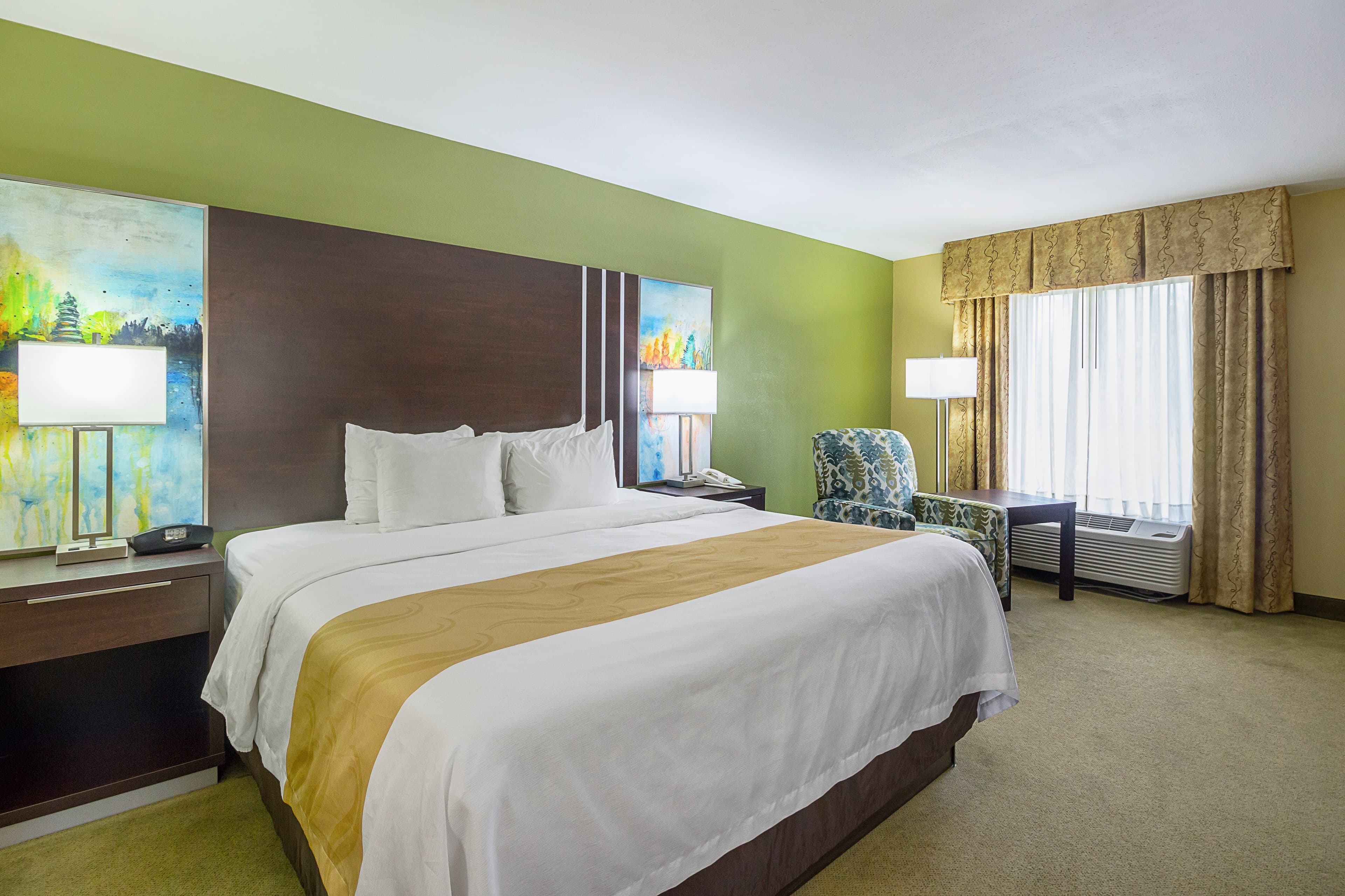 Quality Inn Paris - Image 4