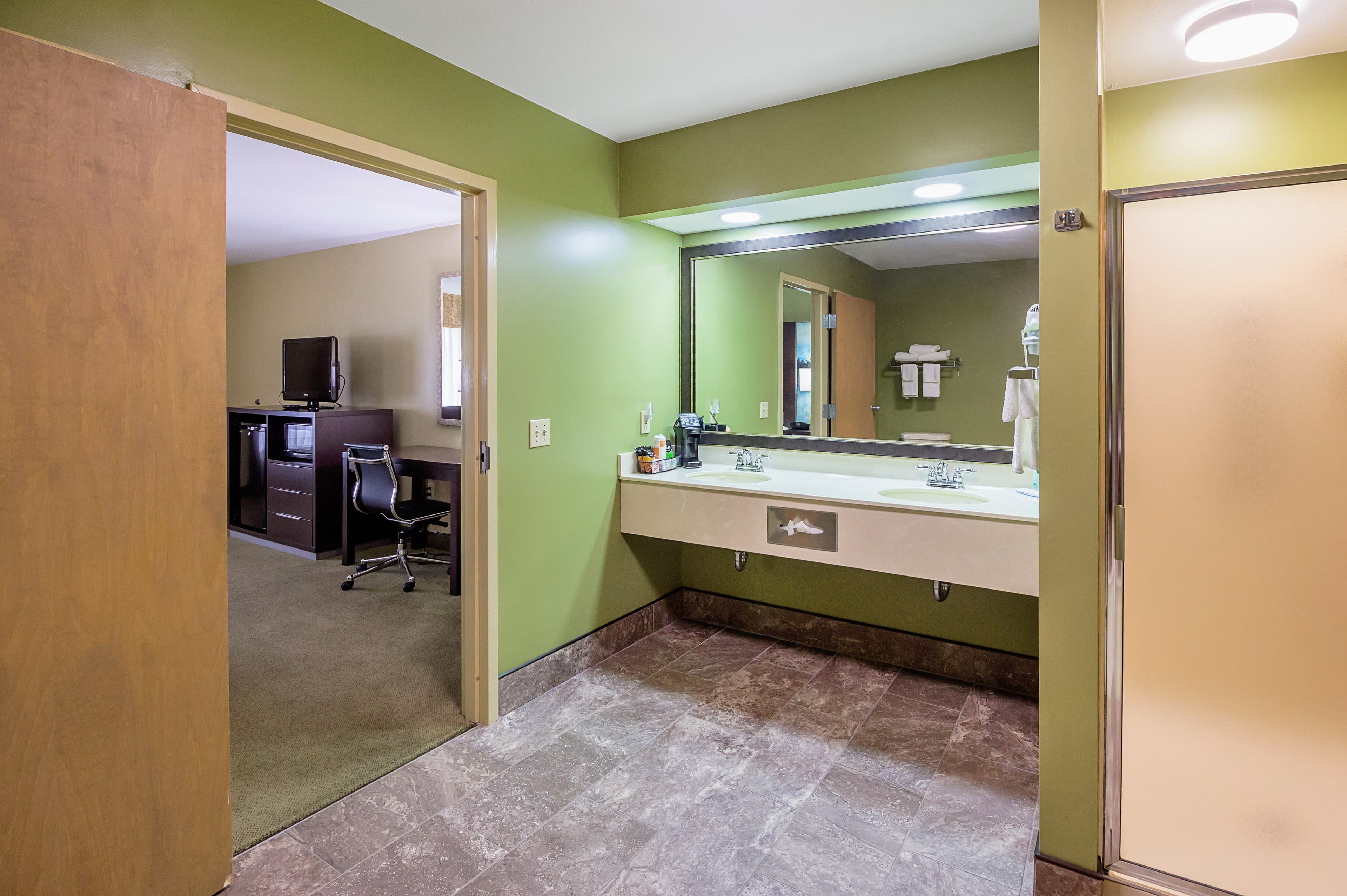 Quality Inn Paris - Image 5
