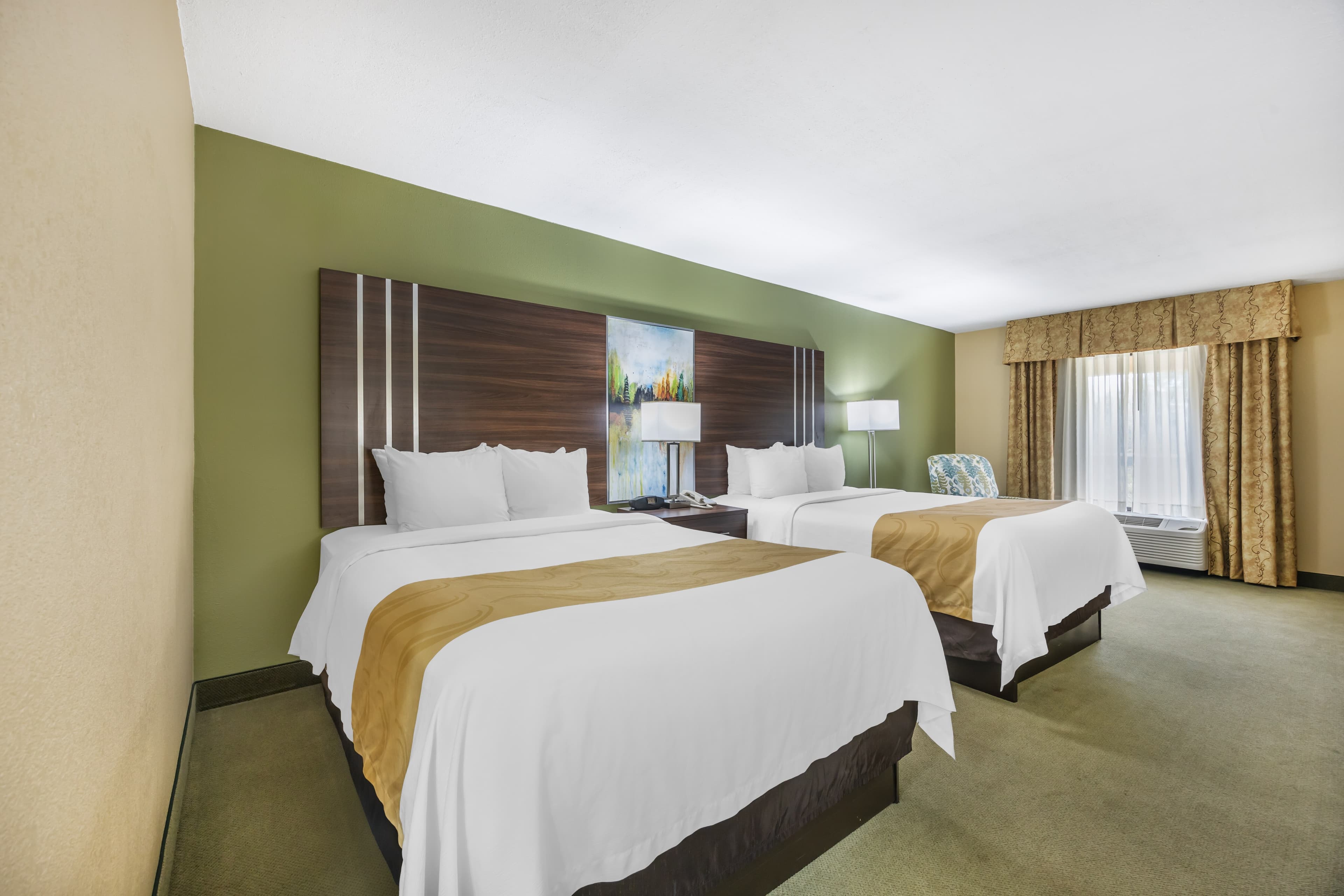 Quality Inn Paris — 26