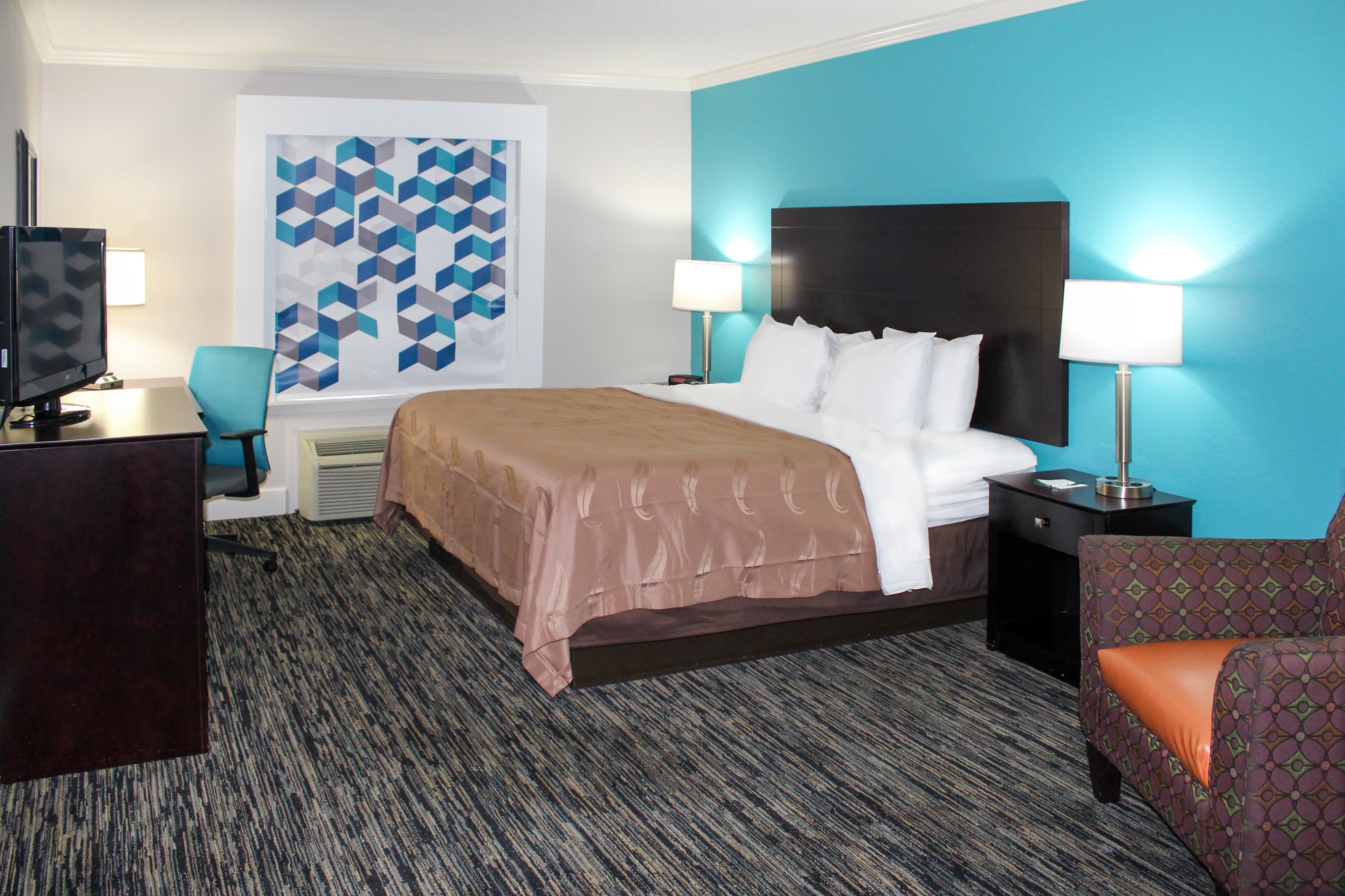 Quality Inn Crossville Near Cumberland Mountain State Park - Image 2